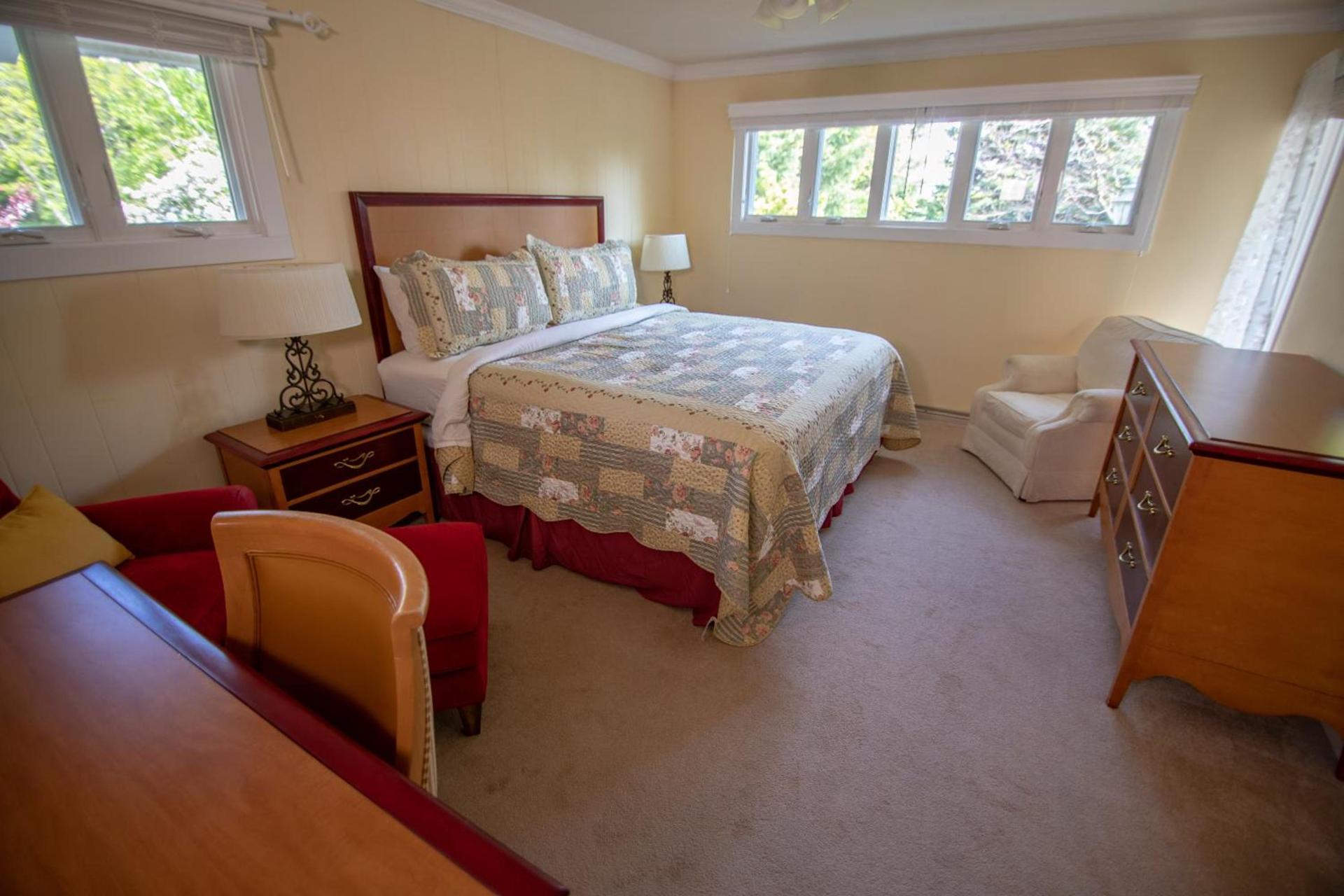 Coachlite Inn photo 97