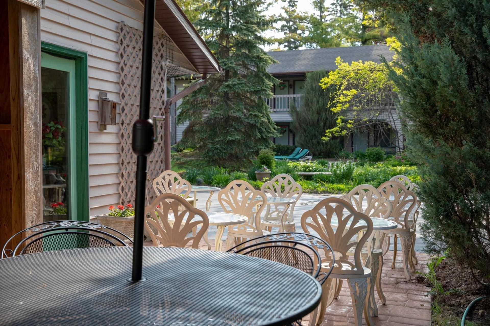 Coachlite Inn photo 81