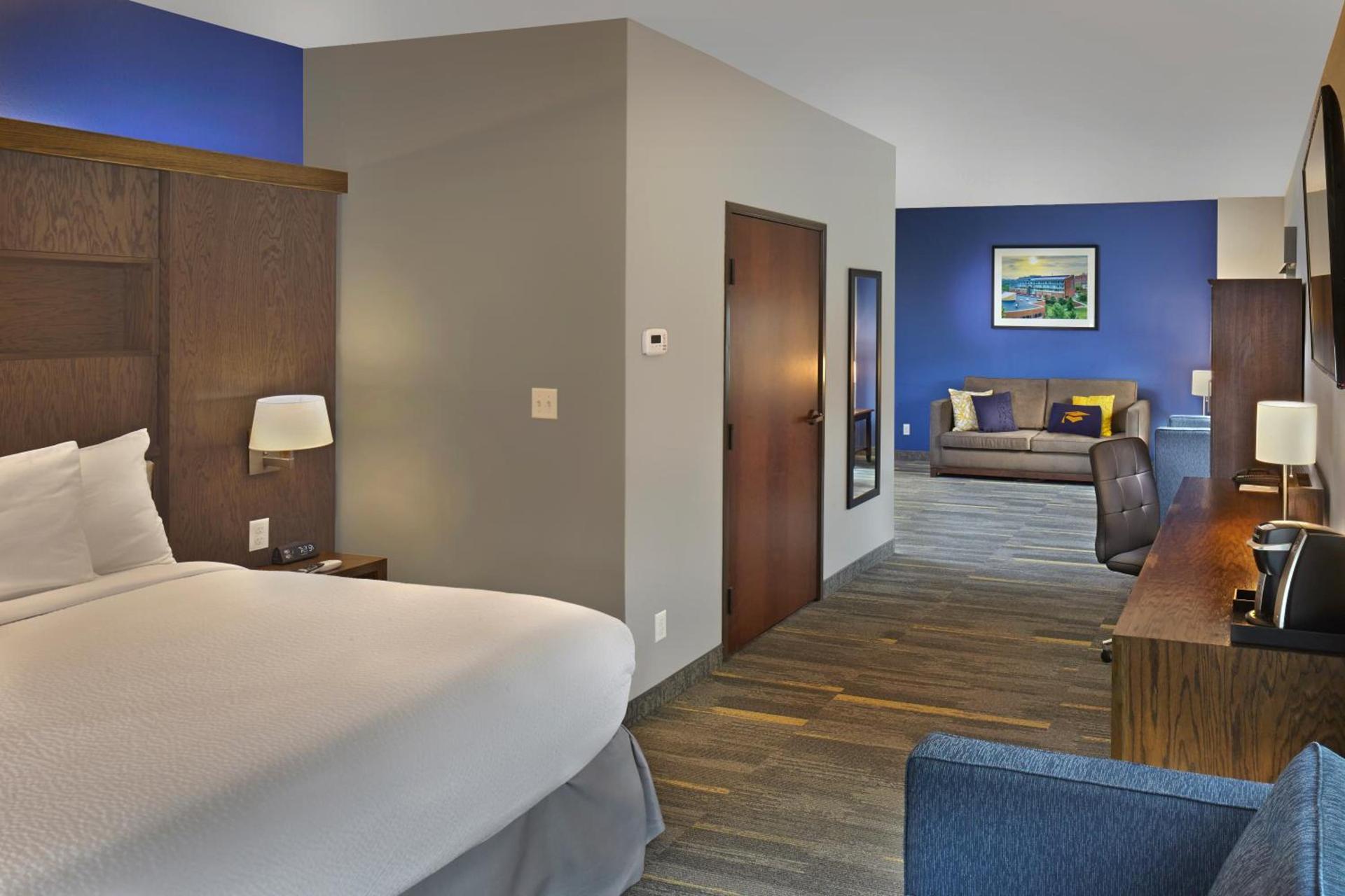Scholar Morgantown, Tapestry Collection by Hilton photo 27
