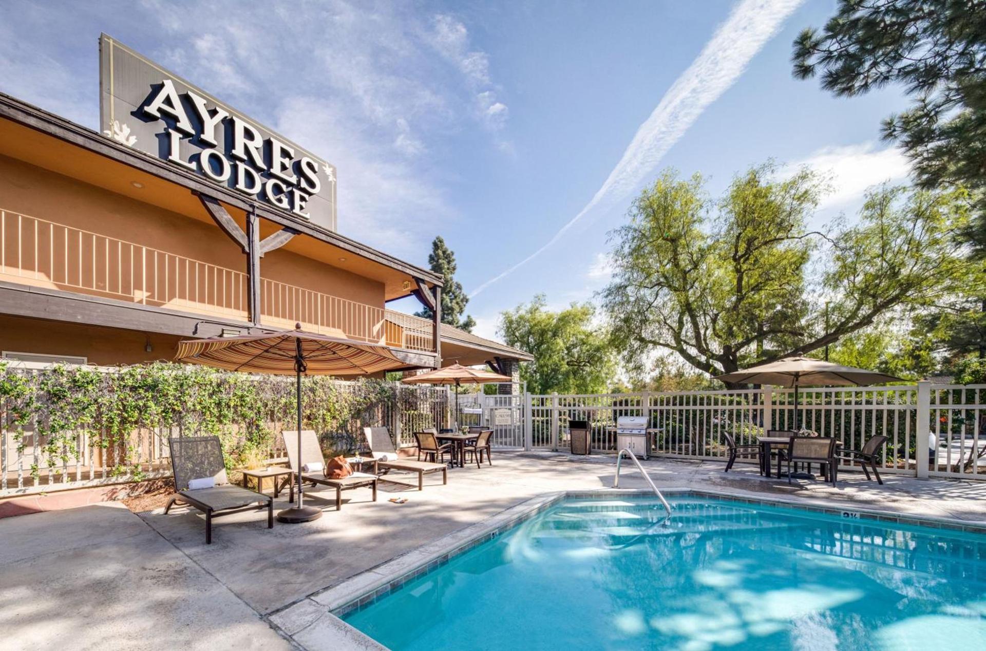 Ayres Lodge Alpine photo 9