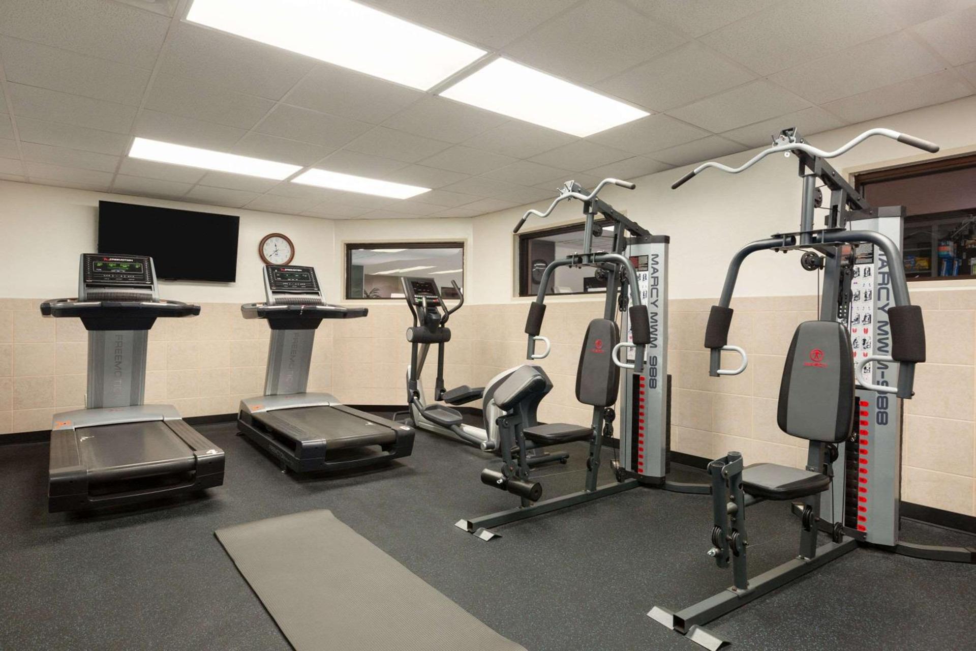 Wingate By Wyndham Montgomery photo 9