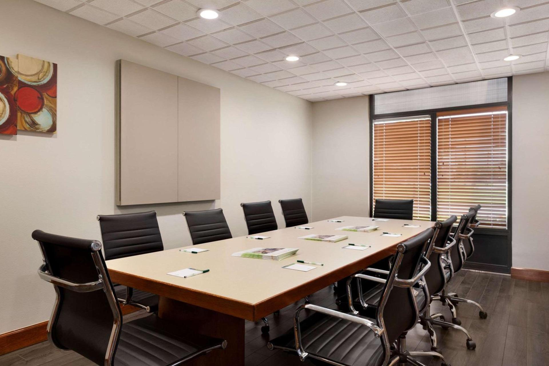 Wingate By Wyndham Montgomery photo 16