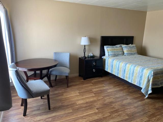 Lamplighter Lodge photo 11