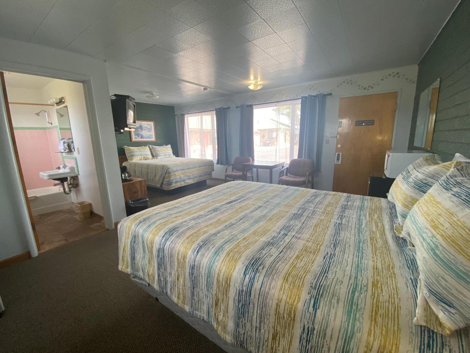 Lamplighter Lodge photo 17