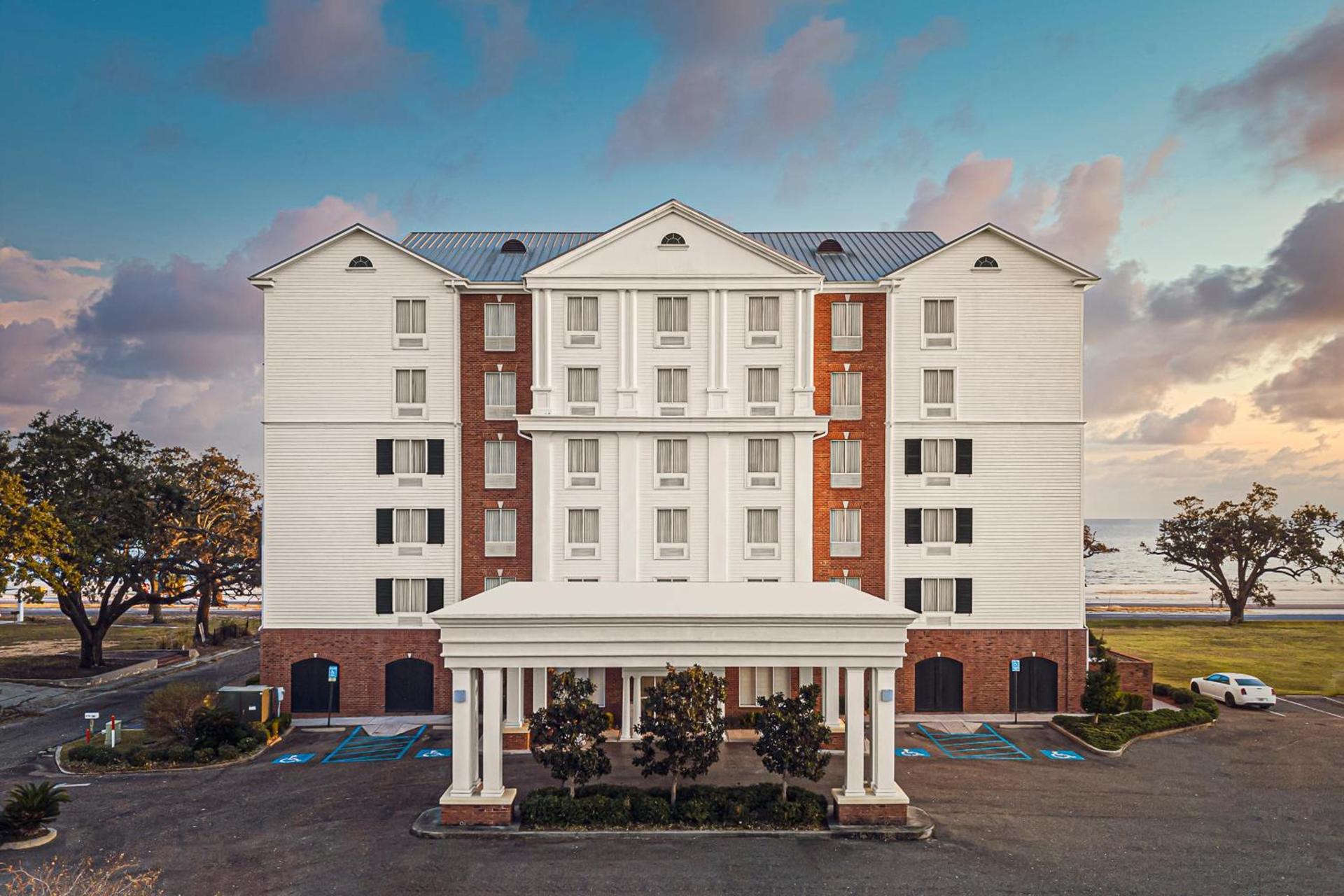 The Inn at Long Beach photo 1