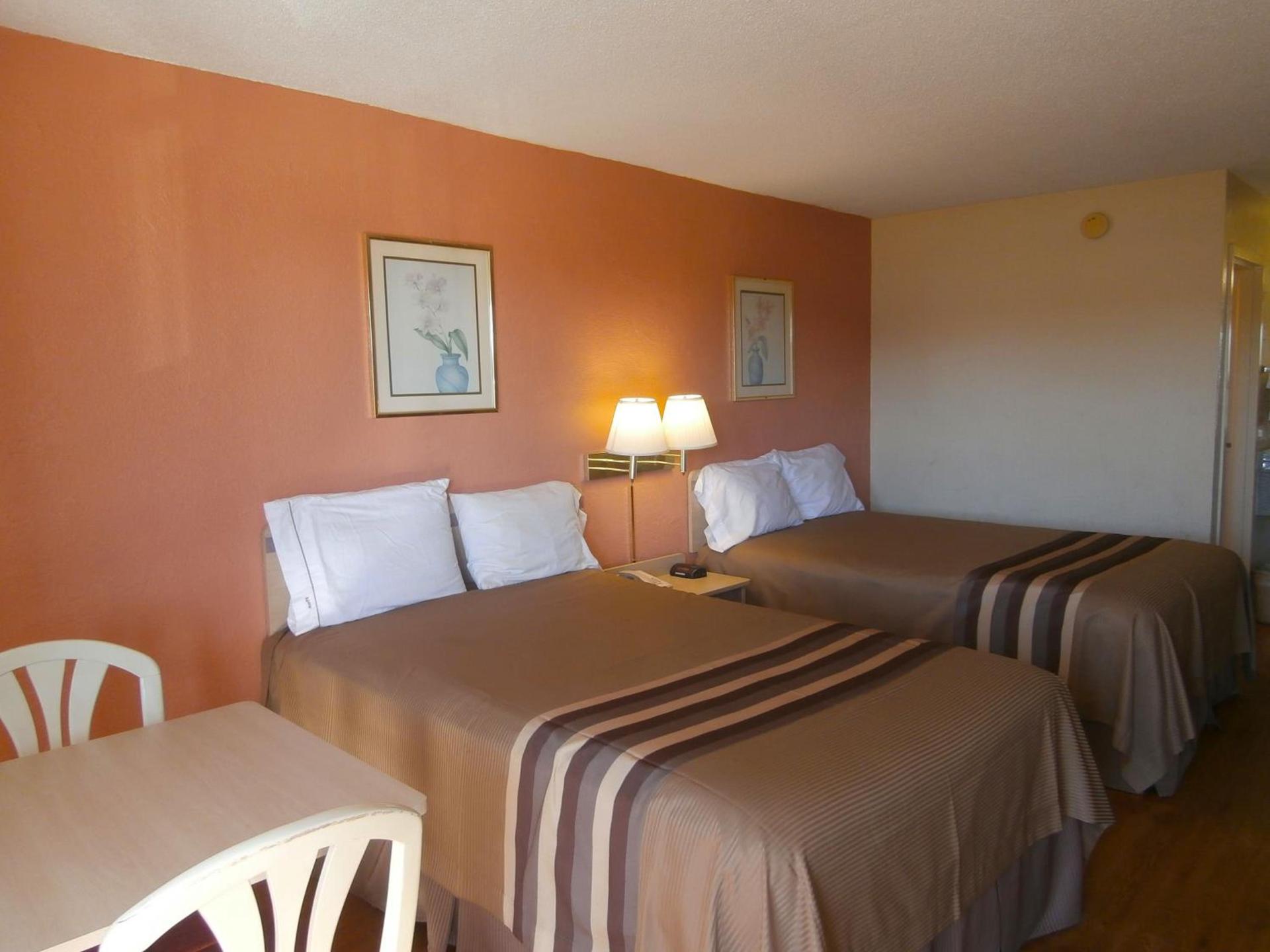 Americas Best Value Inn Tucker photo 2