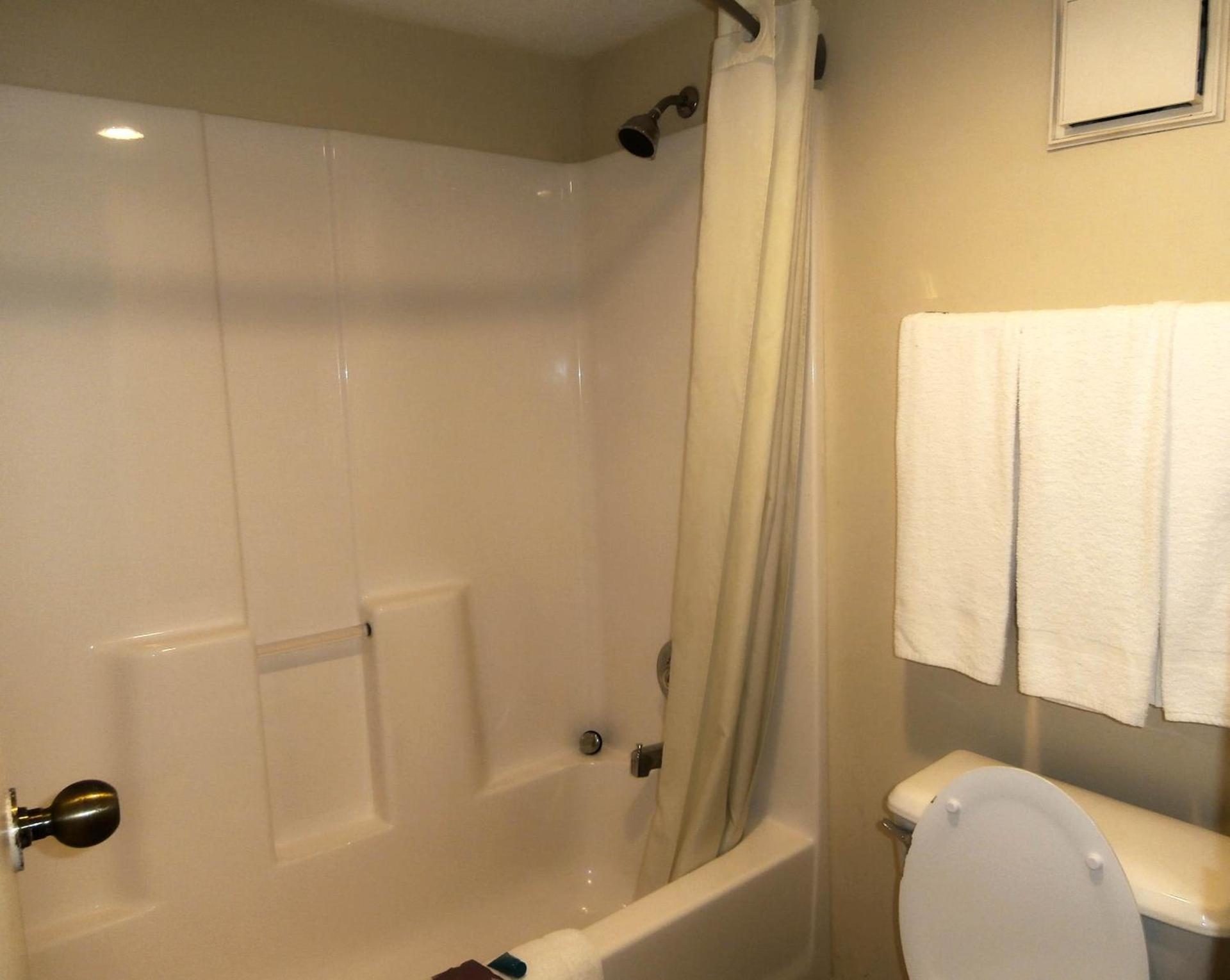 Americas Best Value Inn Tucker photo 11