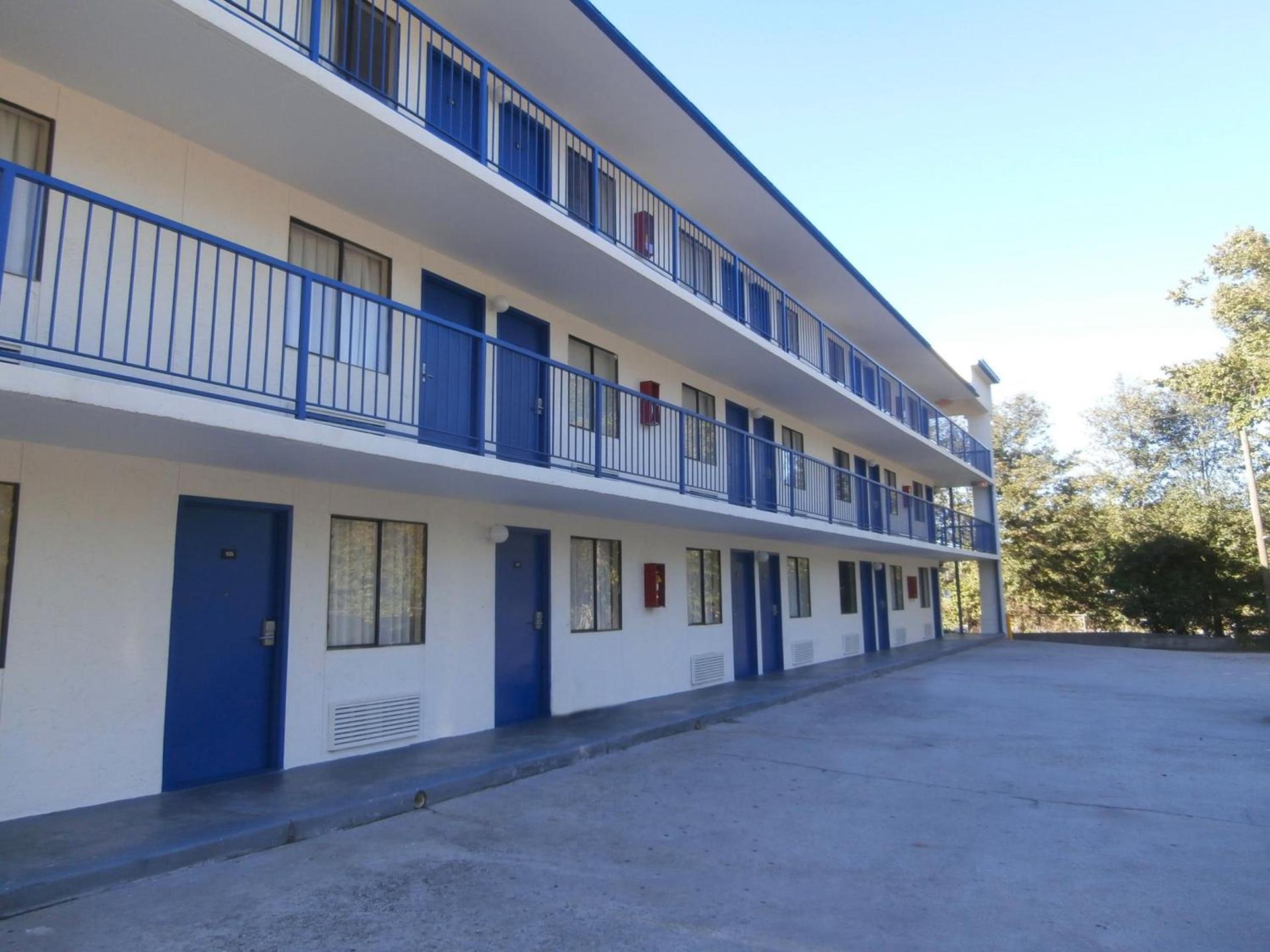 Americas Best Value Inn Tucker photo 4
