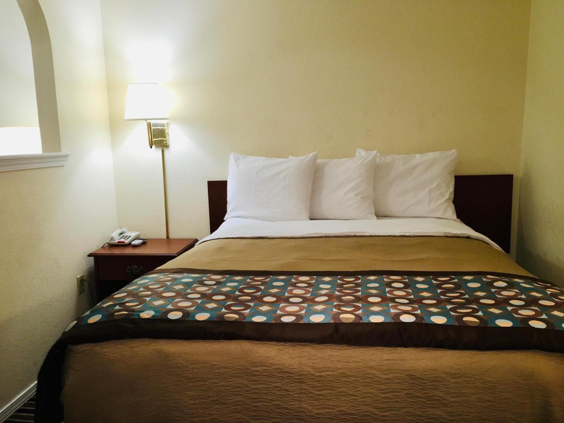 Suite 16 Motel photo 9