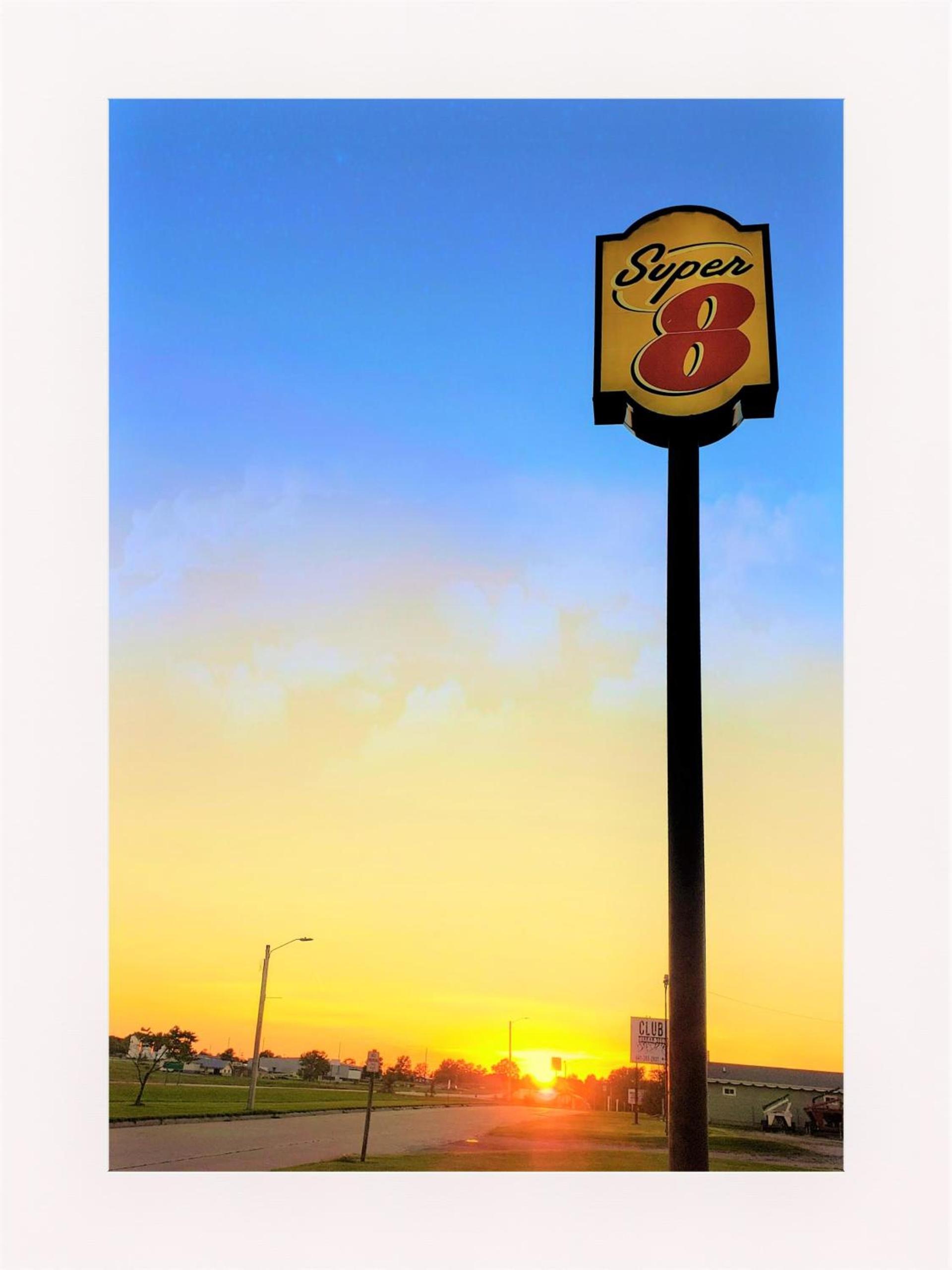 Super 8 by Wyndham Chariton photo 23