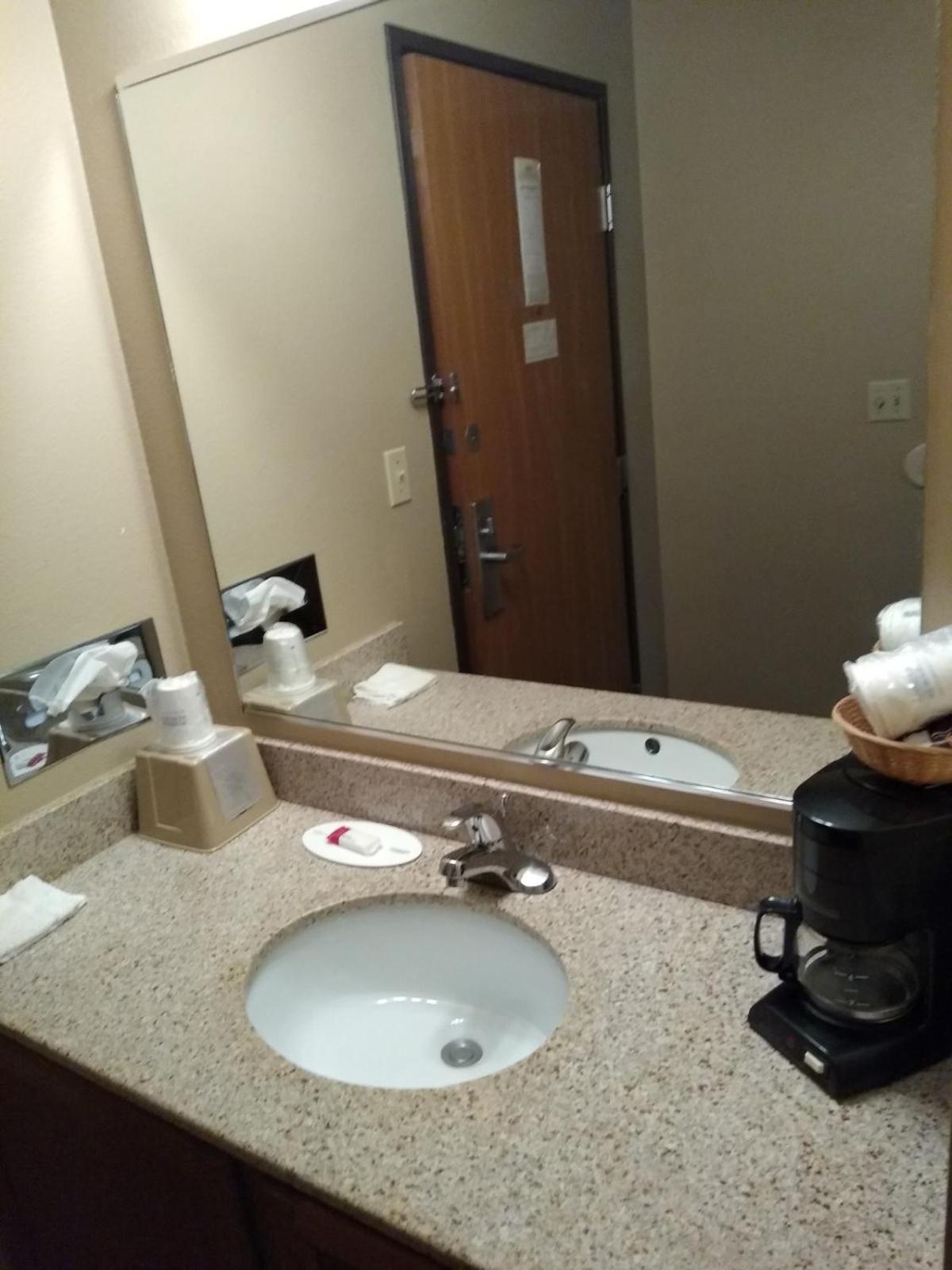 Super 8 by Wyndham Chariton photo 22