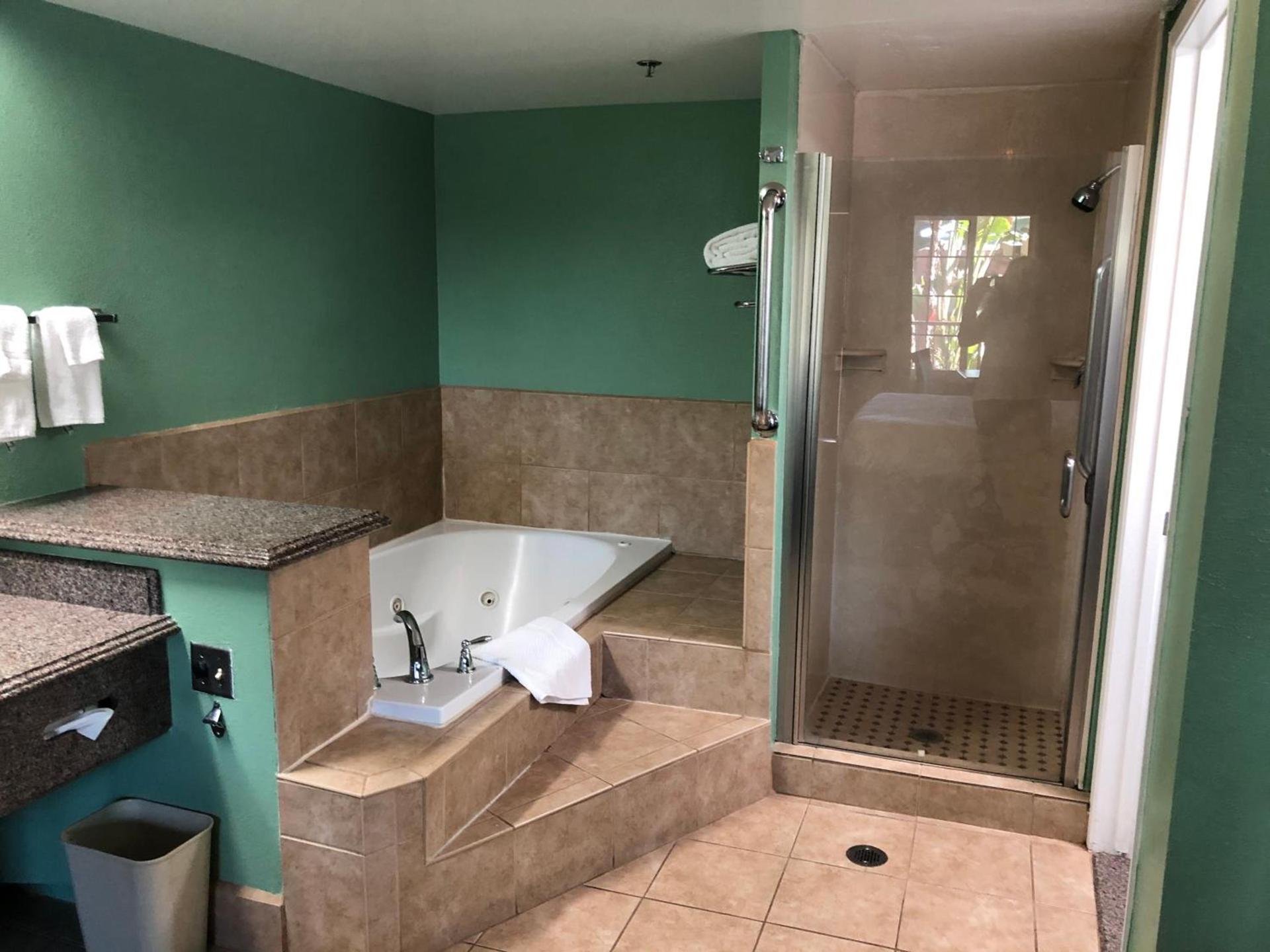 Quality Inn Hemet - San Jacinto photo 14