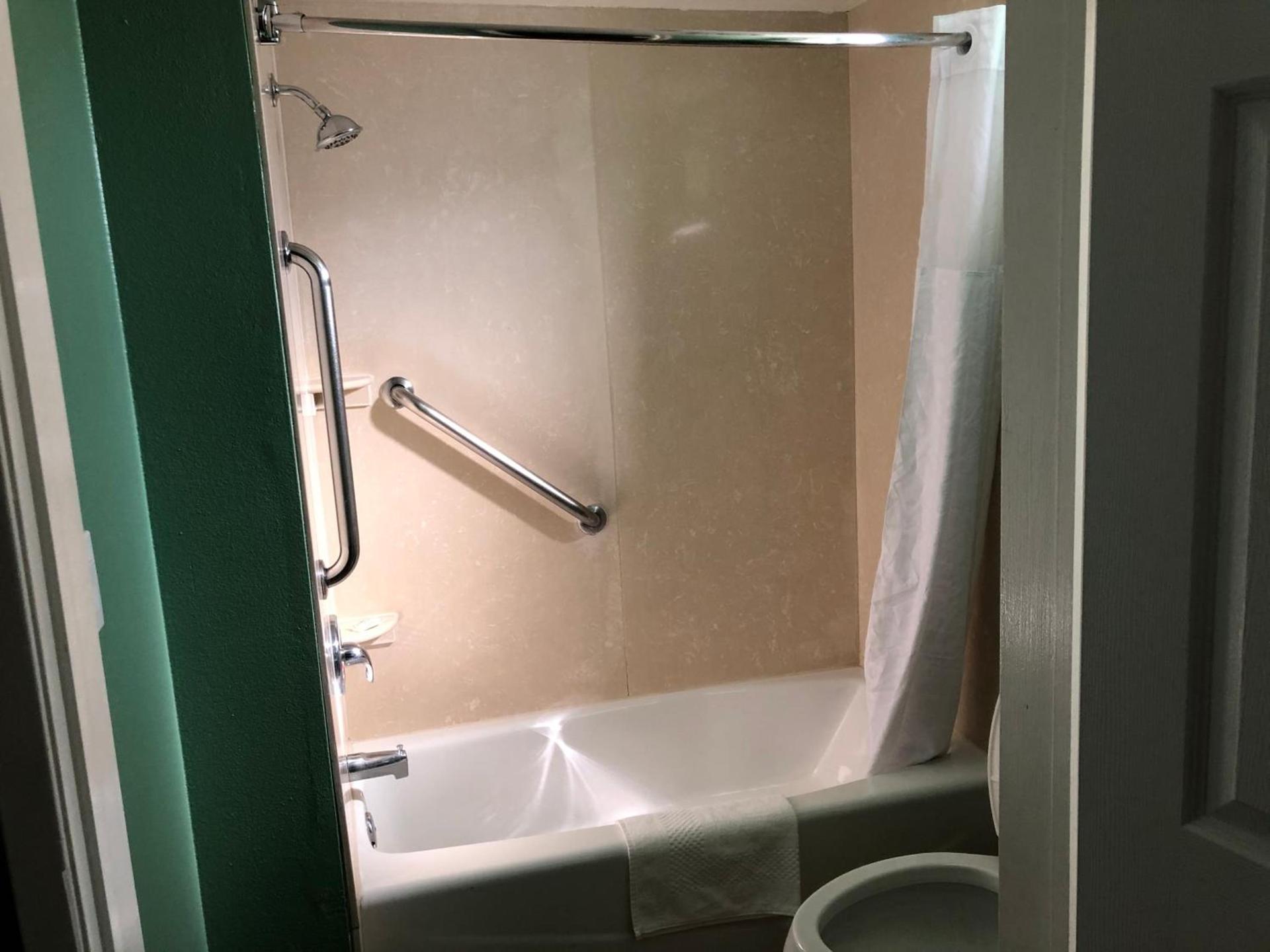Quality Inn Hemet - San Jacinto photo 15