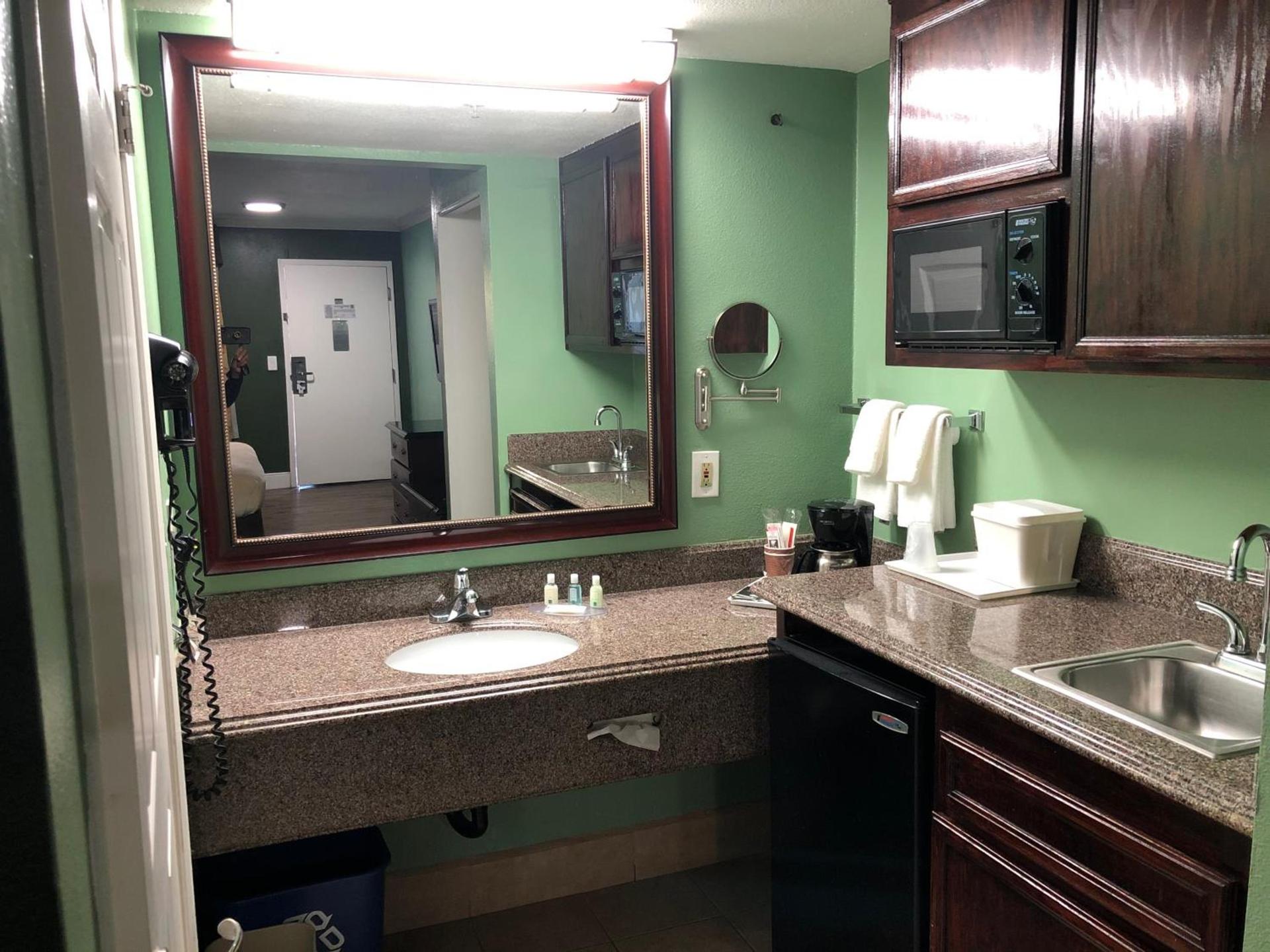 Quality Inn Hemet - San Jacinto photo 16