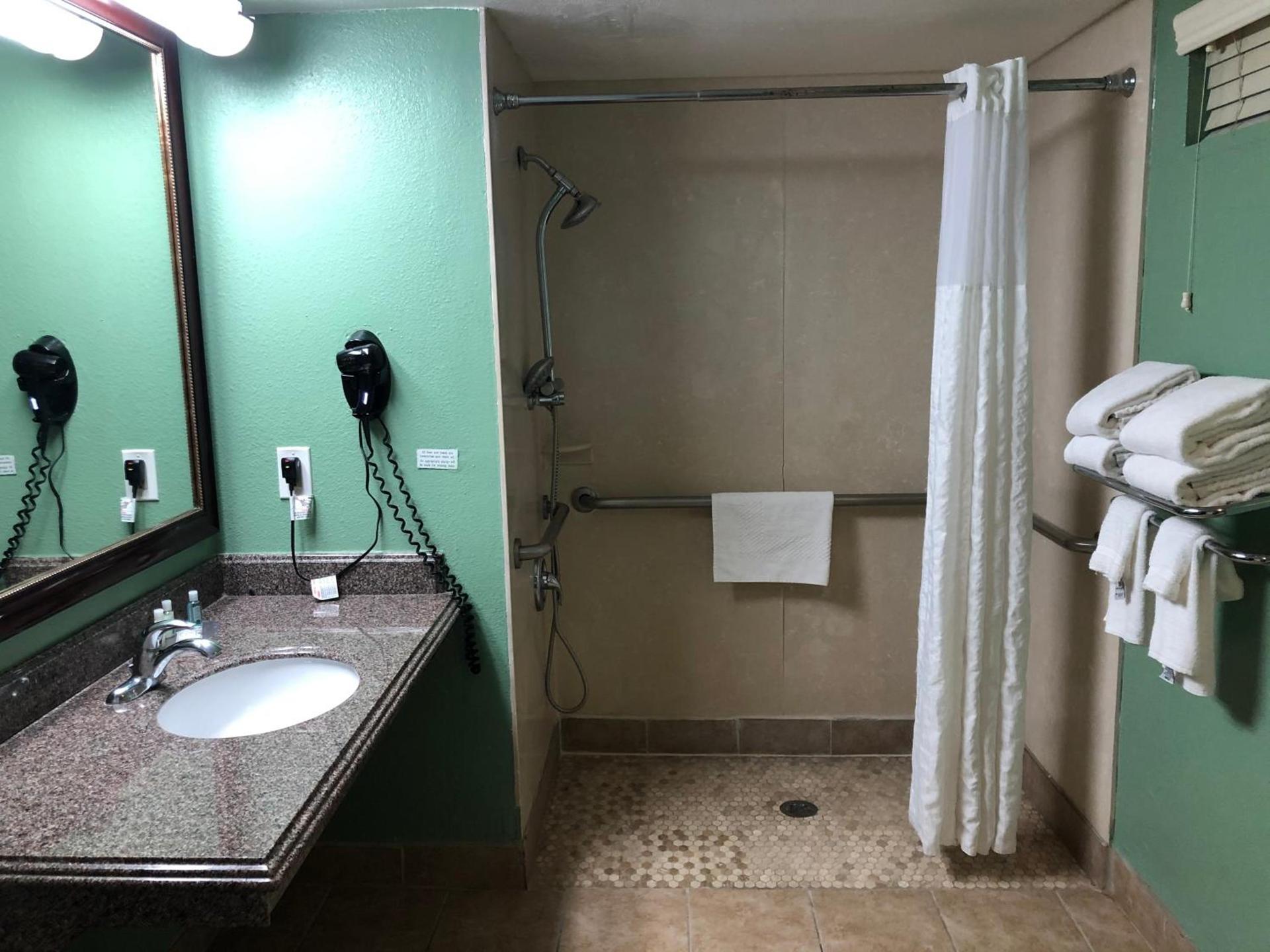 Quality Inn Hemet - San Jacinto photo 2