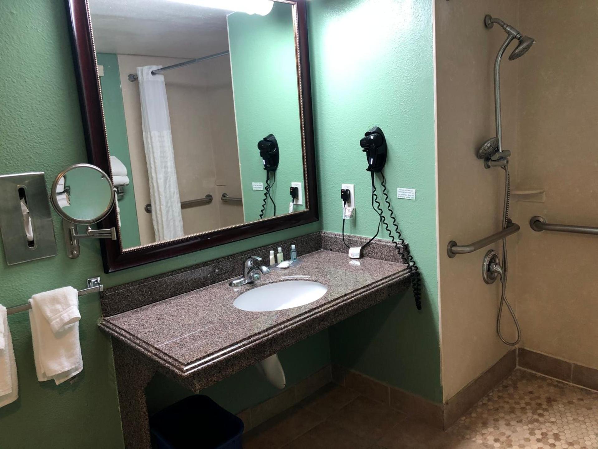 Quality Inn Hemet - San Jacinto photo 19