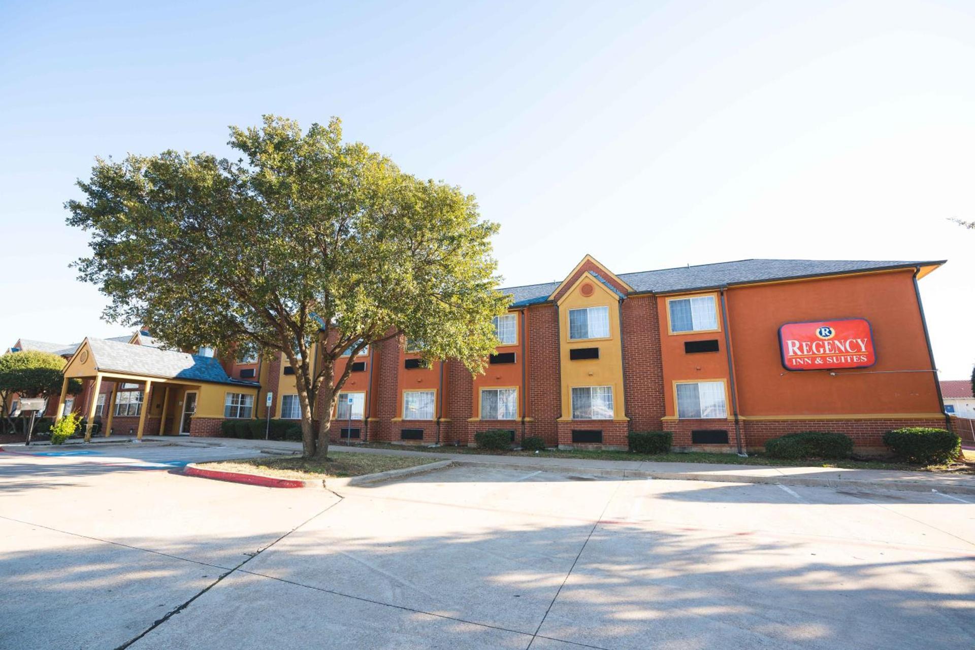 Red Roof Inn & Suites Euless - DFW Airport Southwest photo 2