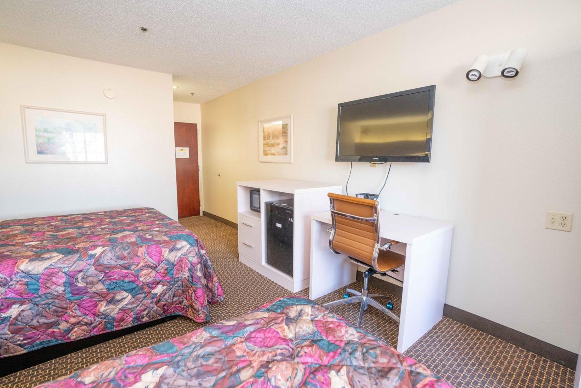 Red Roof Inn & Suites Euless - DFW Airport Southwest photo 16