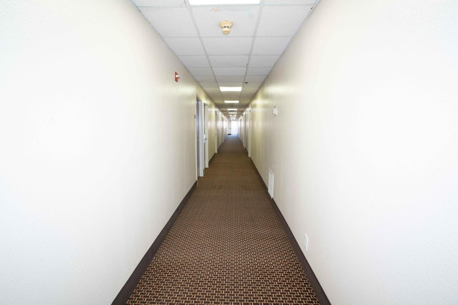 Red Roof Inn & Suites Euless - DFW Airport Southwest photo 14