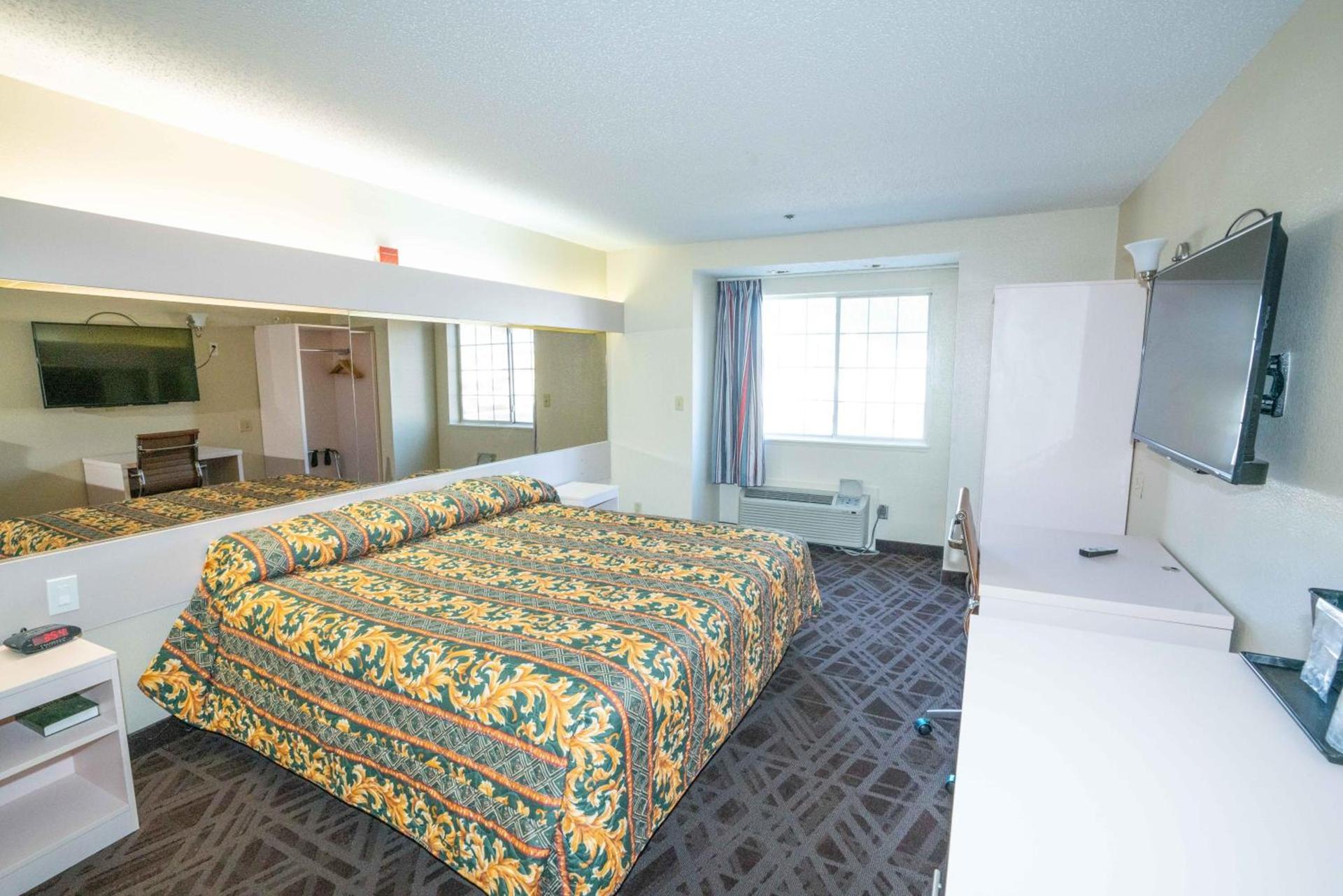 Red Roof Inn & Suites Euless - DFW Airport Southwest photo 20