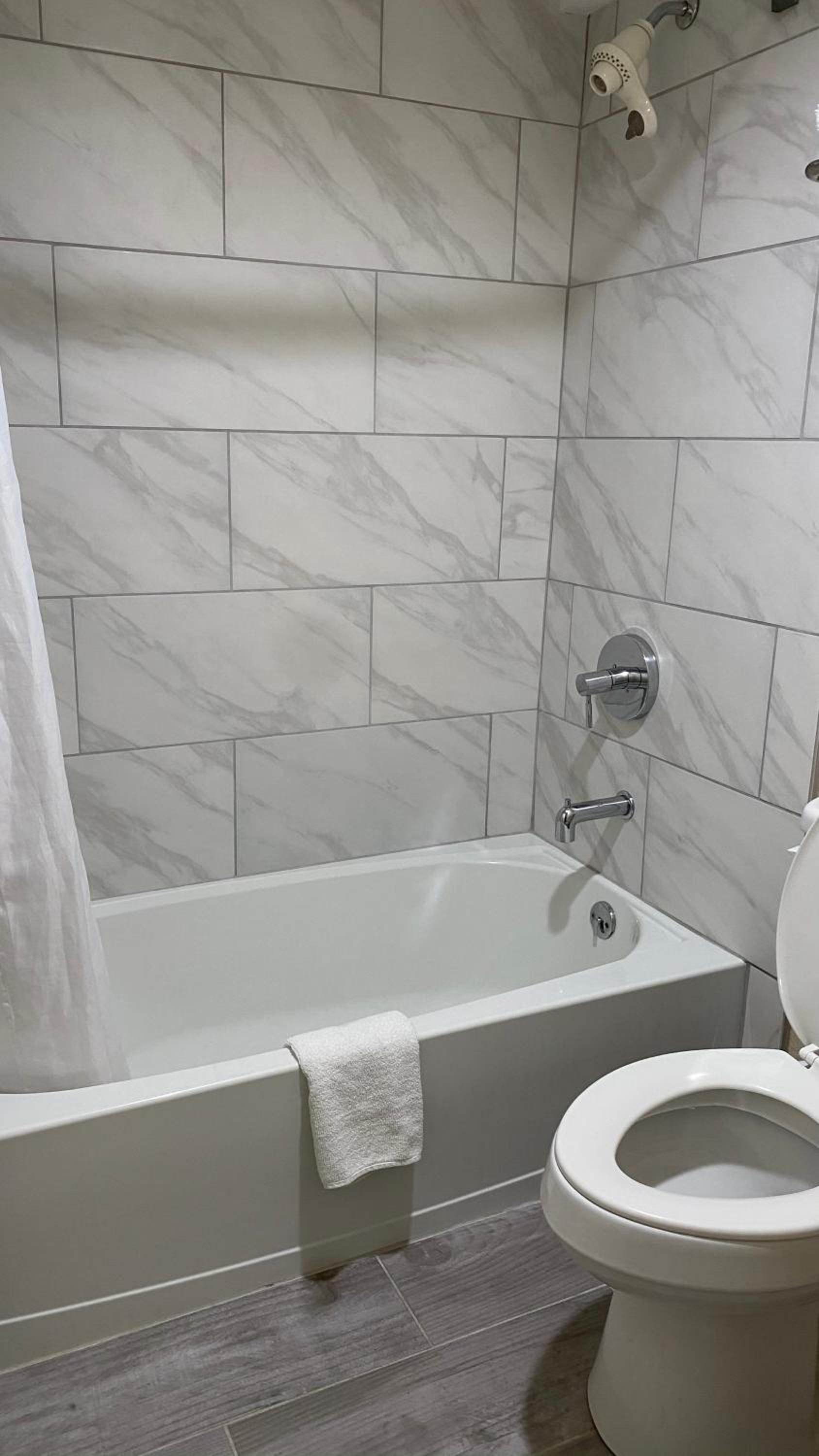 Ramada by Wyndham Harrisonburg photo 13