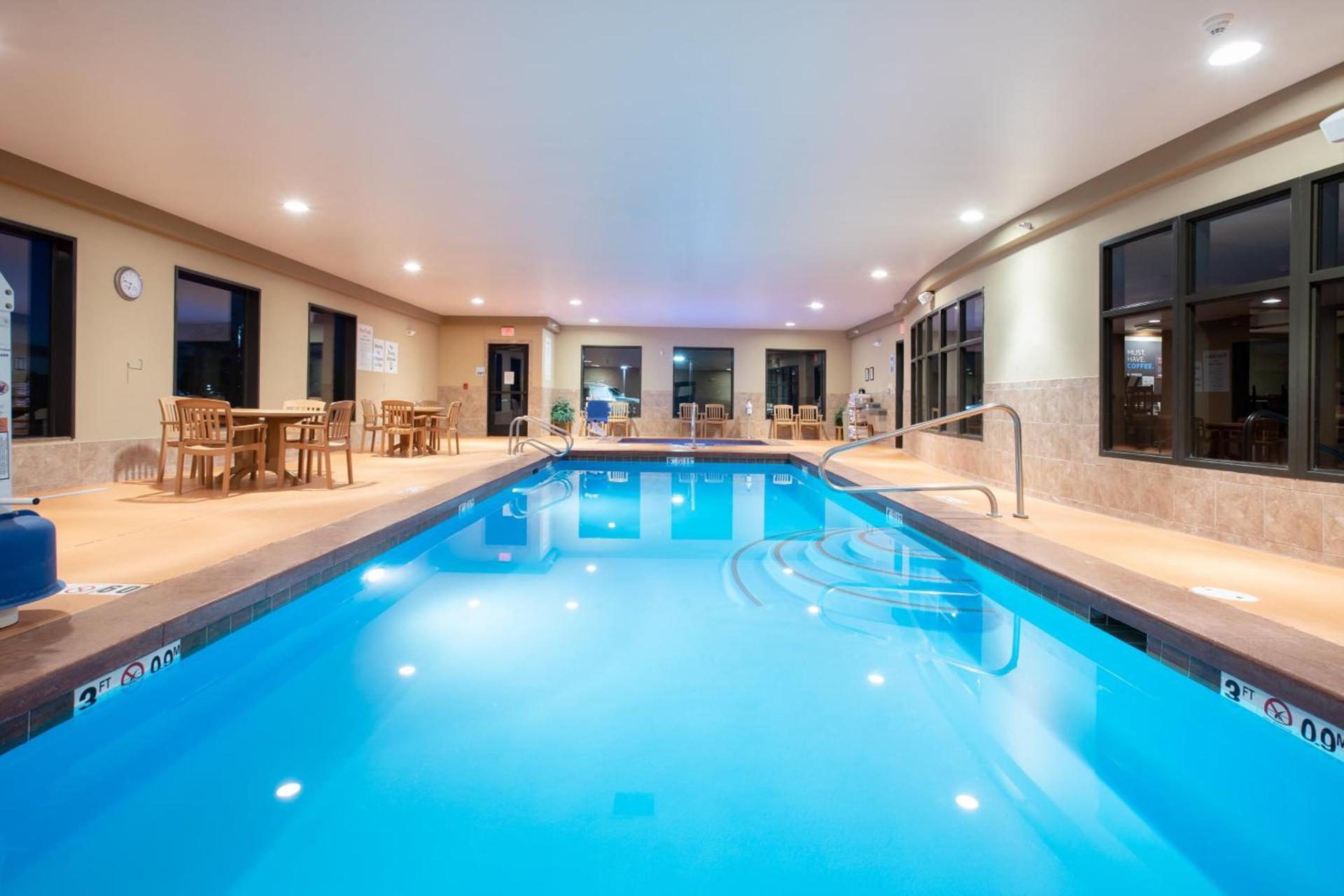 Holiday Inn Express Hotel & Suites Lander by IHG photo 14
