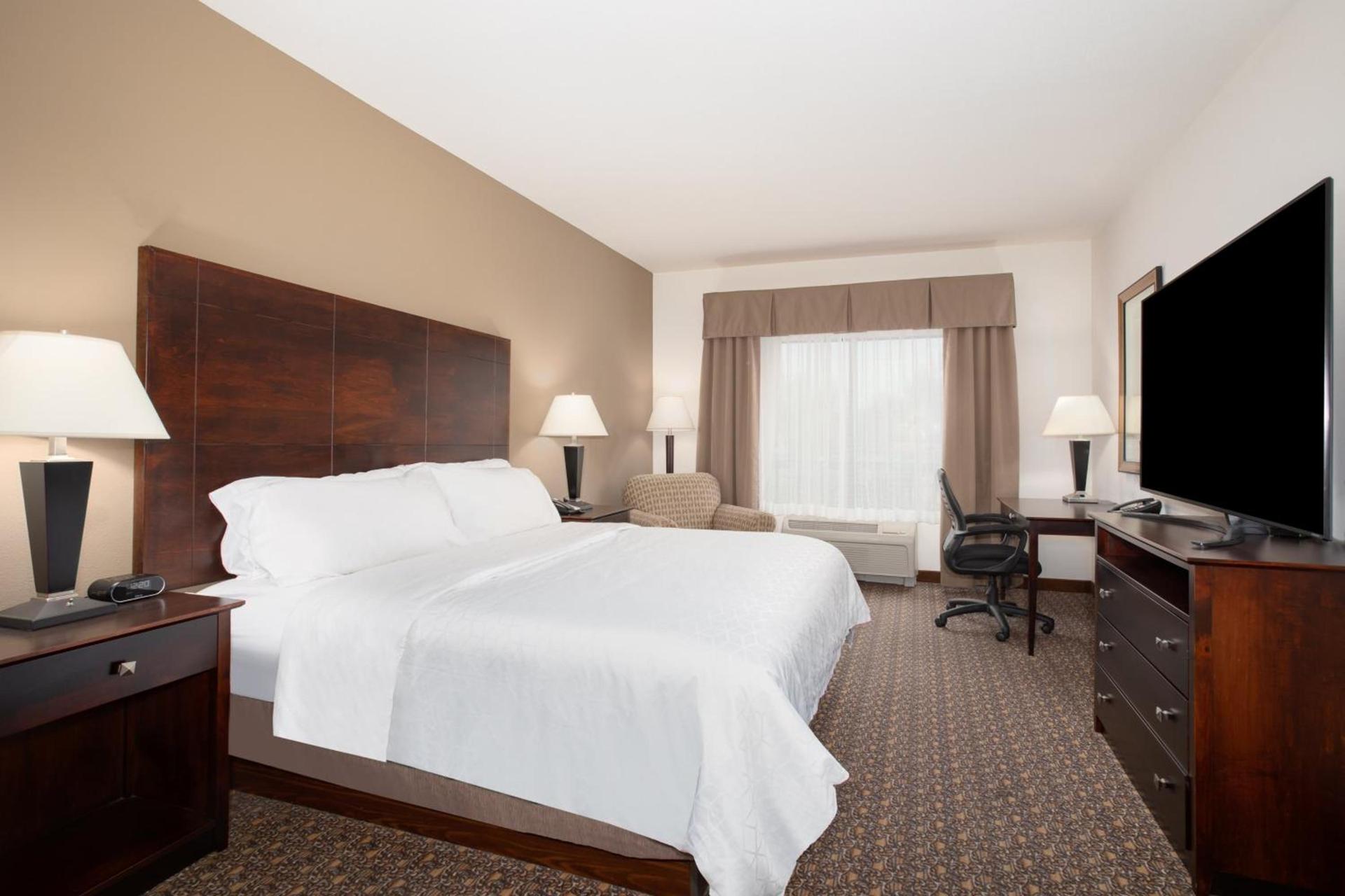 Holiday Inn Express Hotel & Suites Lander by IHG photo 37