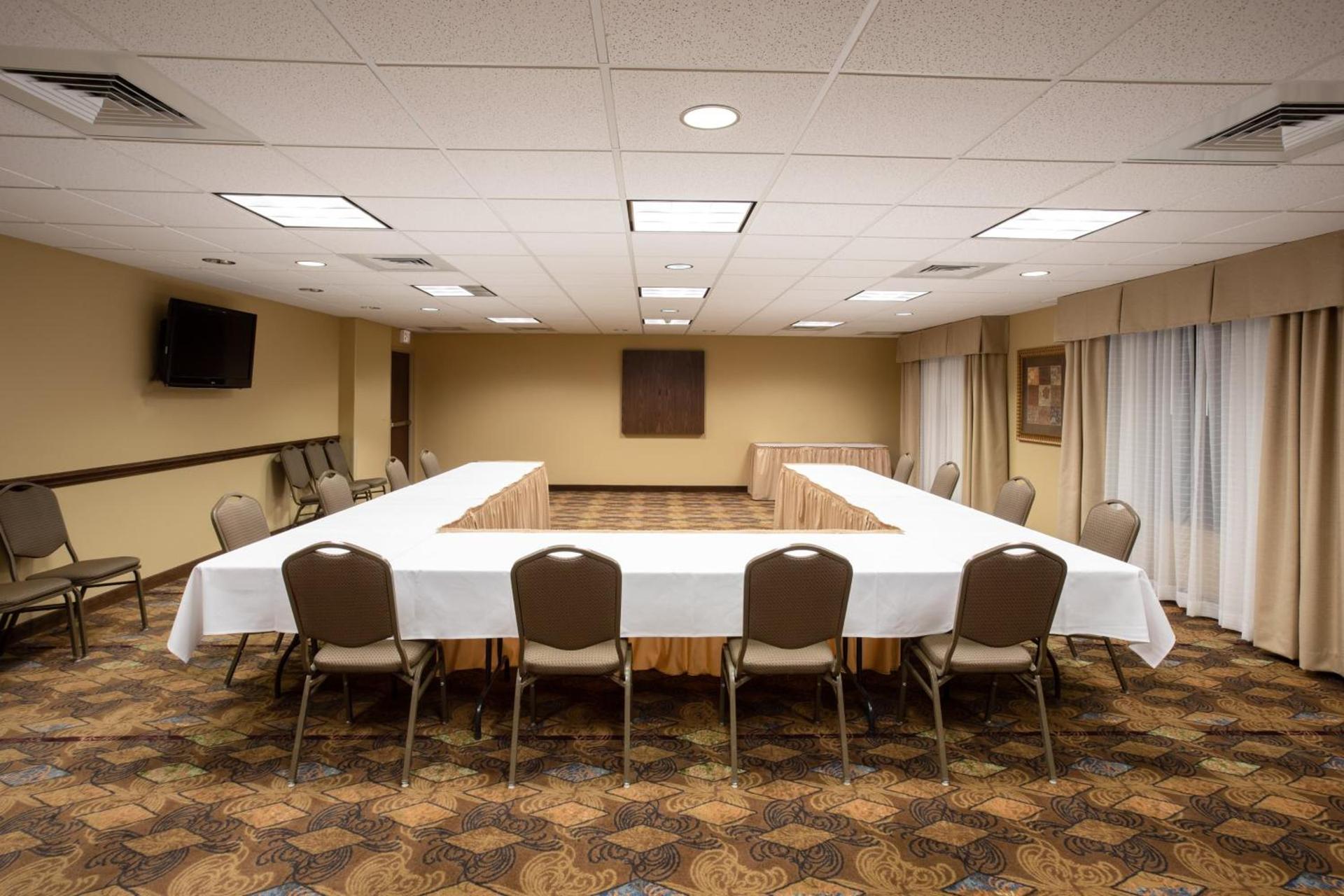 Holiday Inn Express Hotel & Suites Lander by IHG photo 23