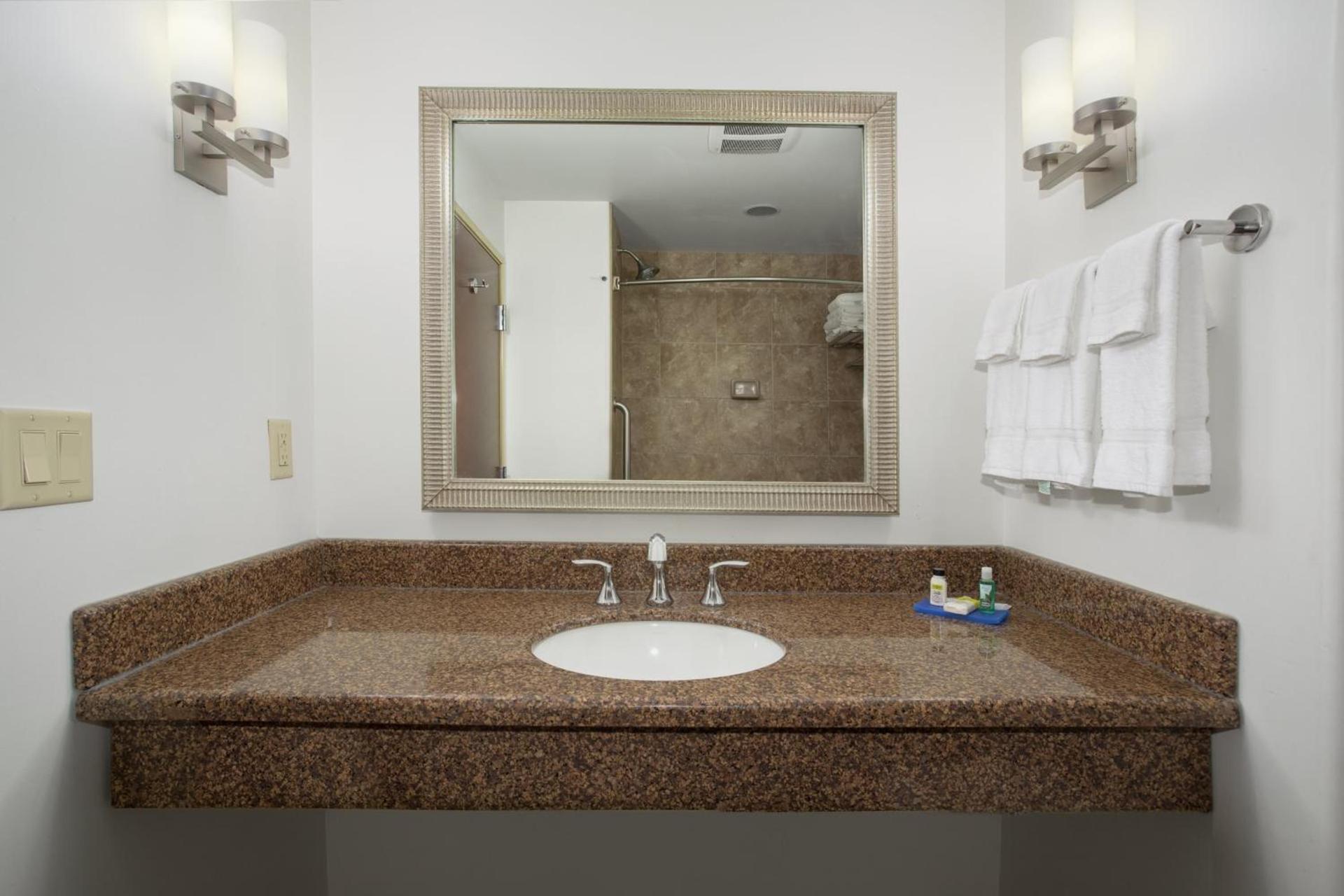 Holiday Inn Express Hotel & Suites Lander by IHG photo 33