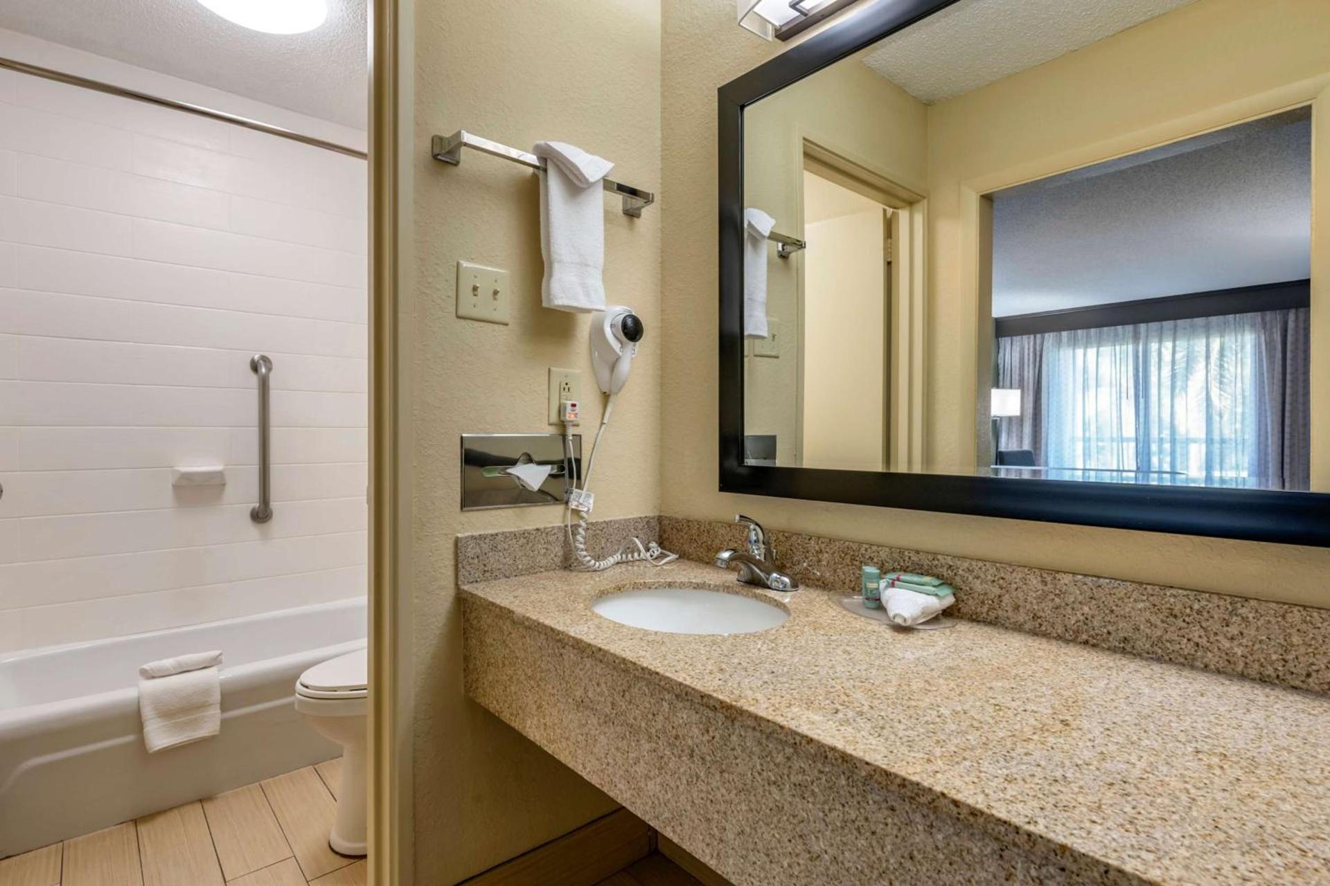Best Western Downtown Stuart photo 18