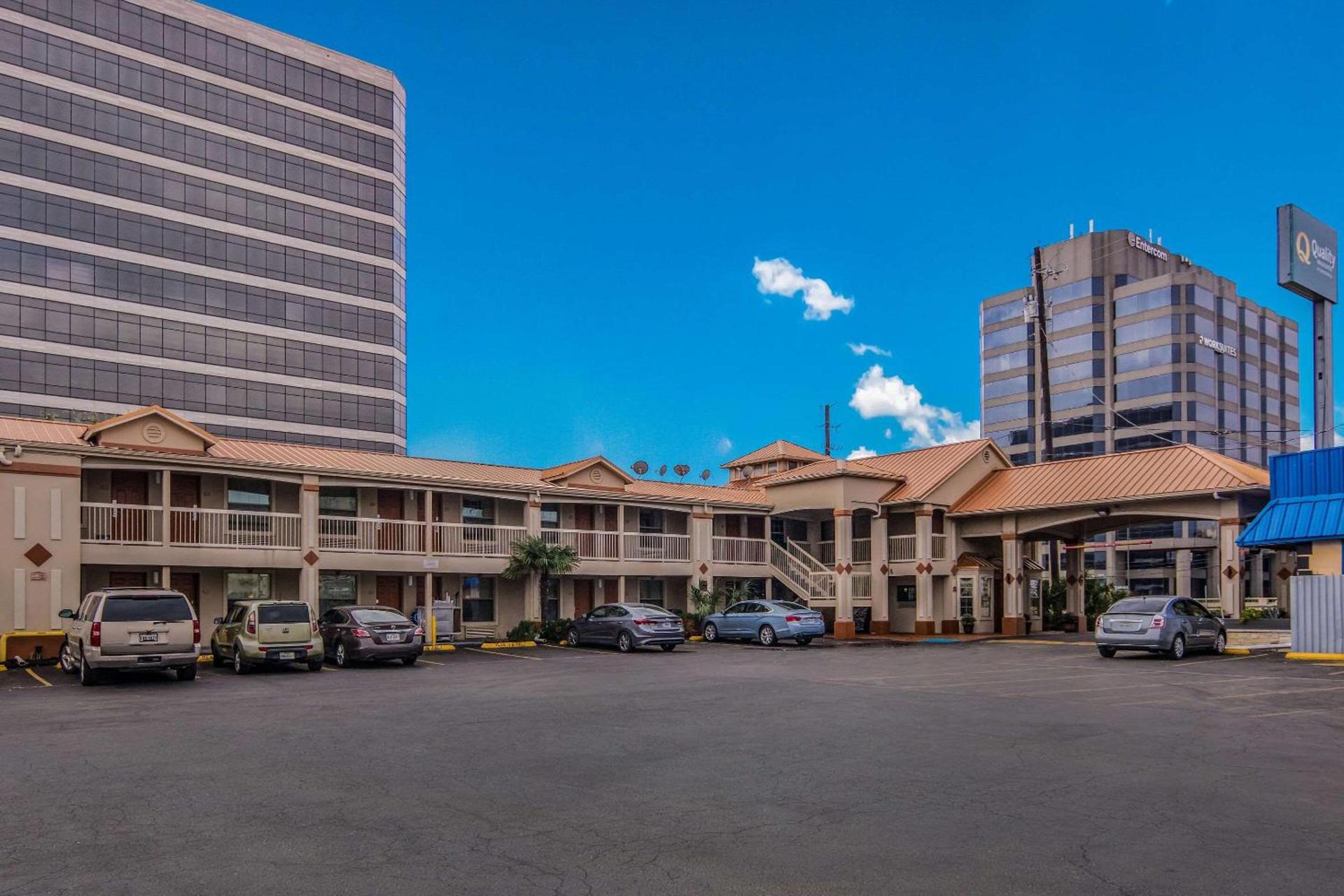 Quality Inn & Suites Dallas-Cityplace photo 12