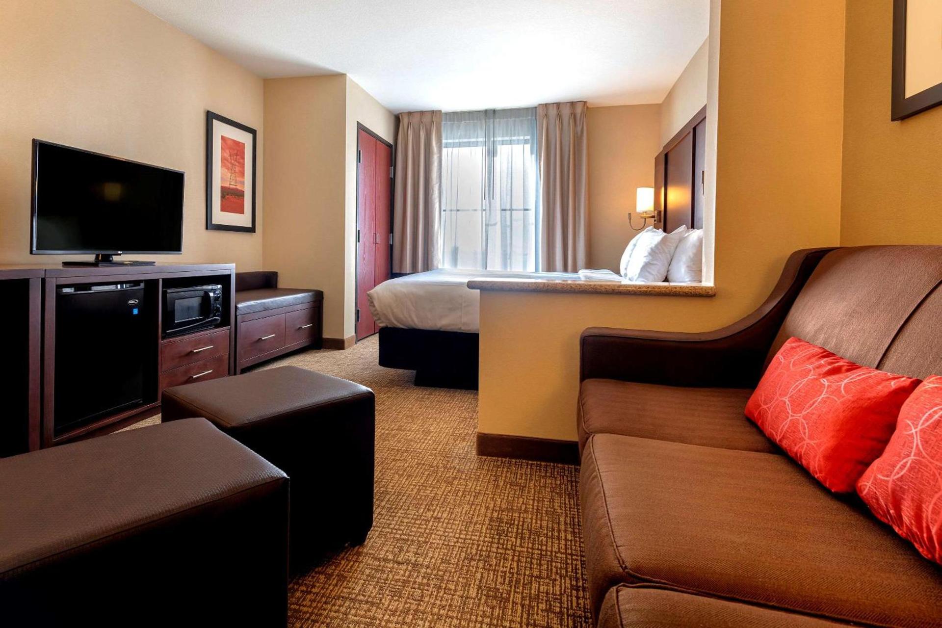 Comfort Suites Goodyear-West Phoenix photo 5