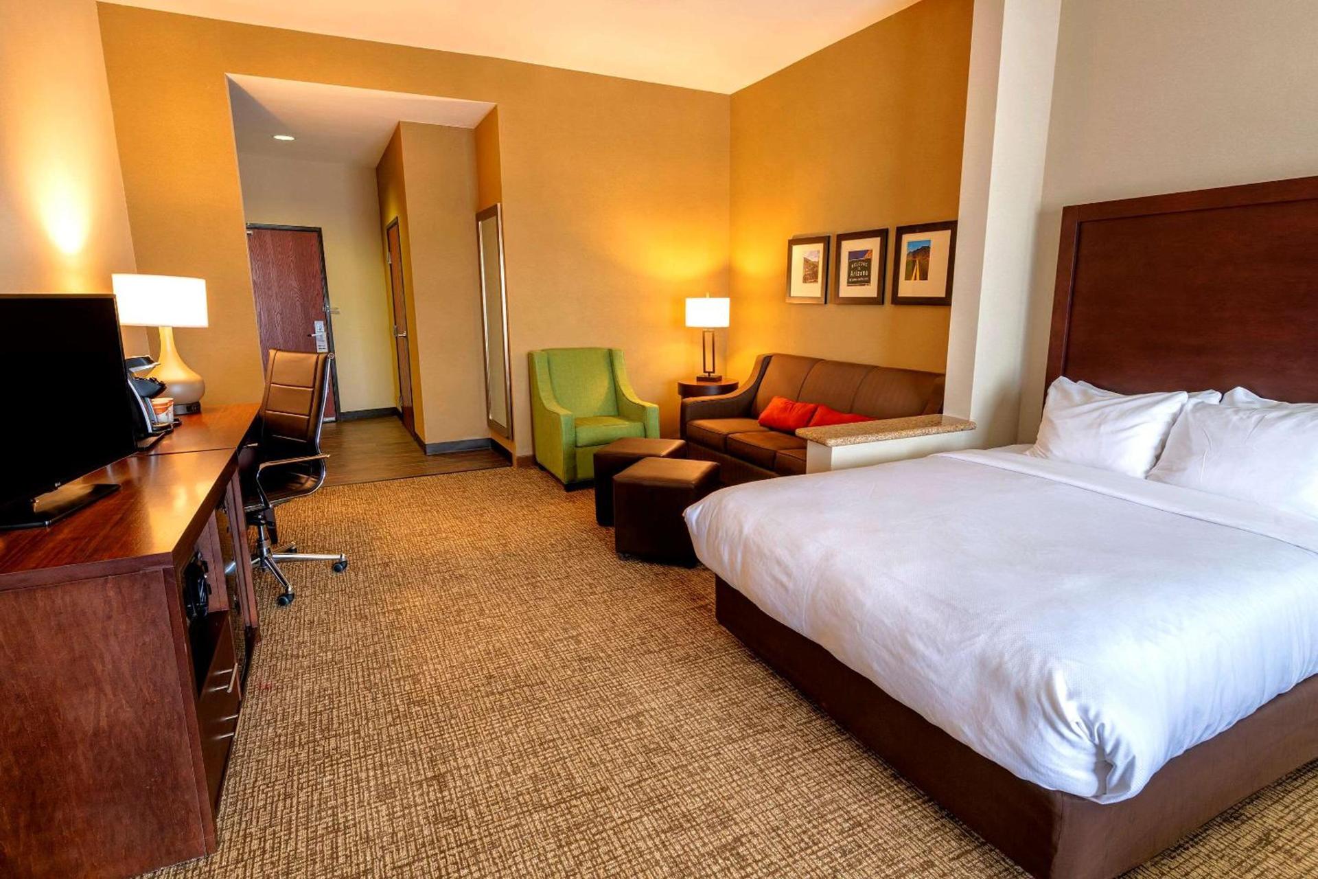 Comfort Suites Goodyear-West Phoenix photo 9