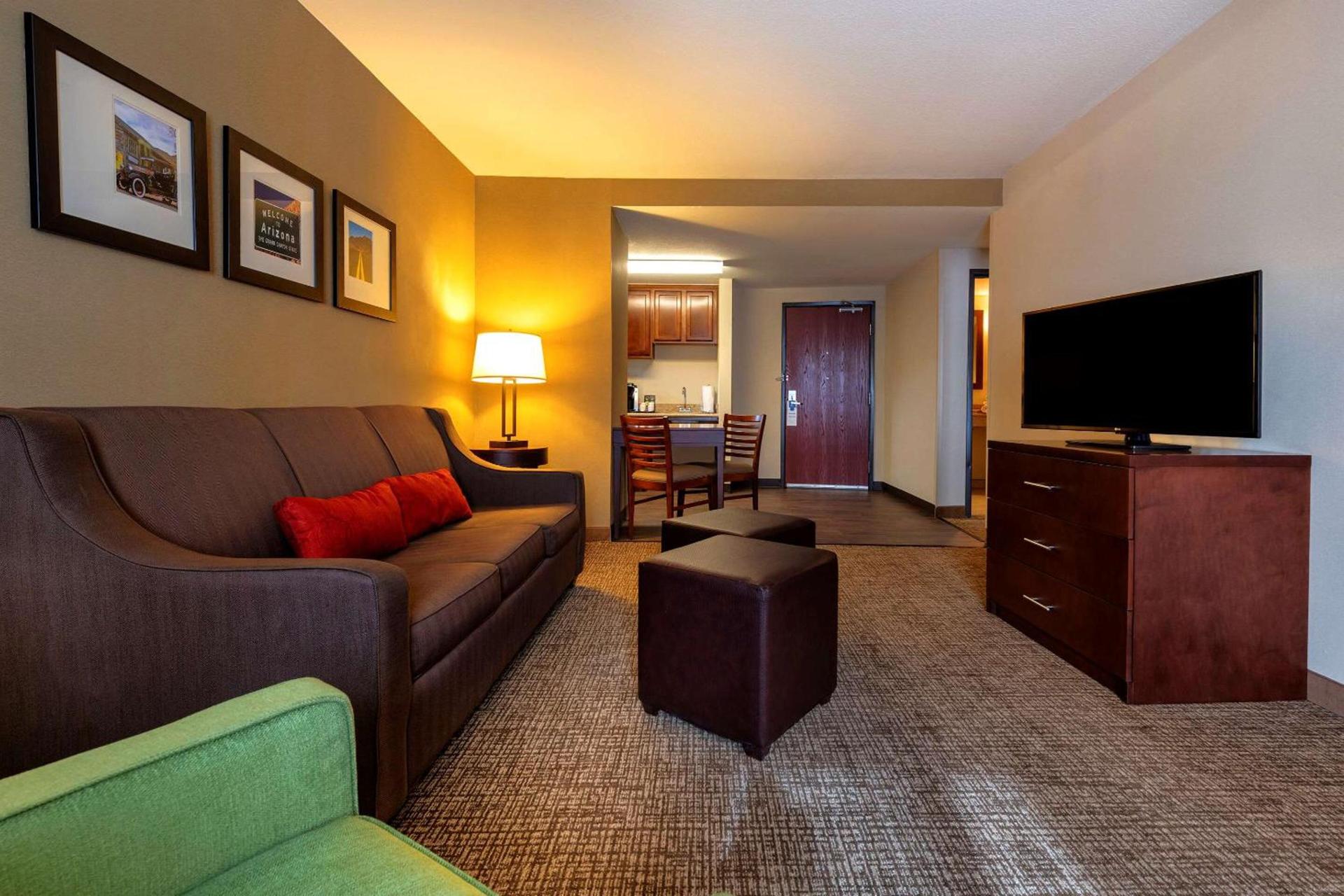 Comfort Suites Goodyear-West Phoenix photo 14