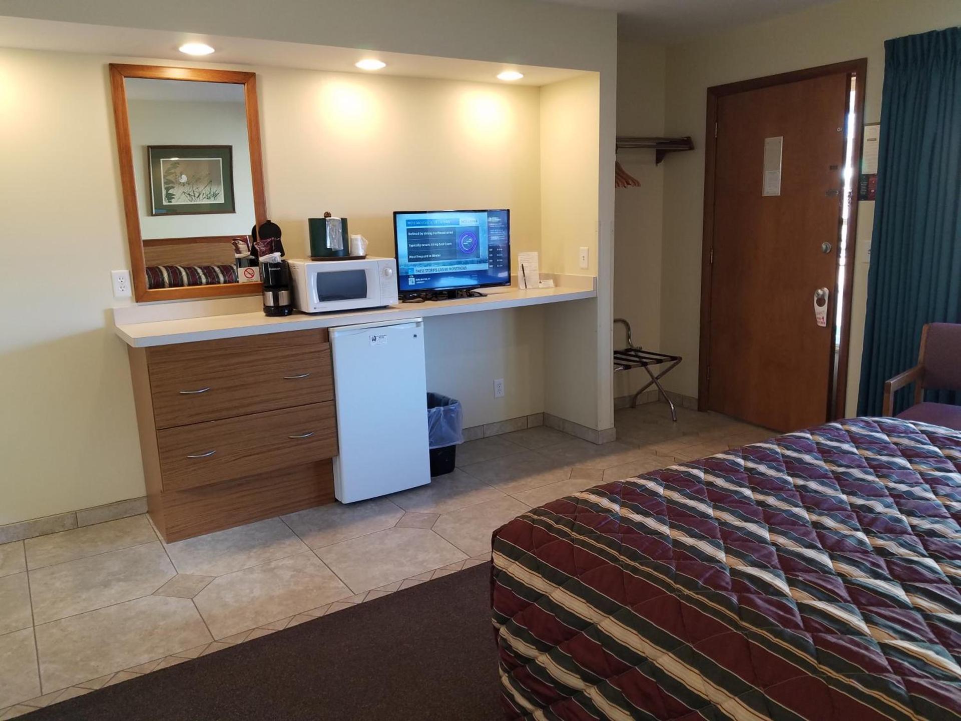 Black Hawk Motel & Suites photo 32