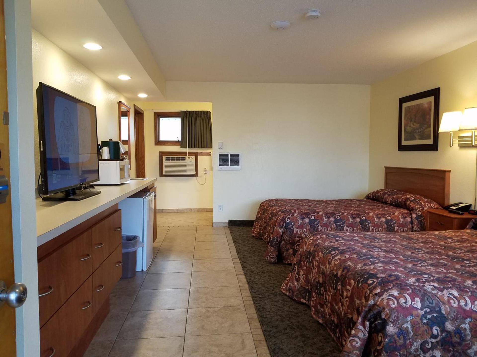 Black Hawk Motel & Suites photo 33