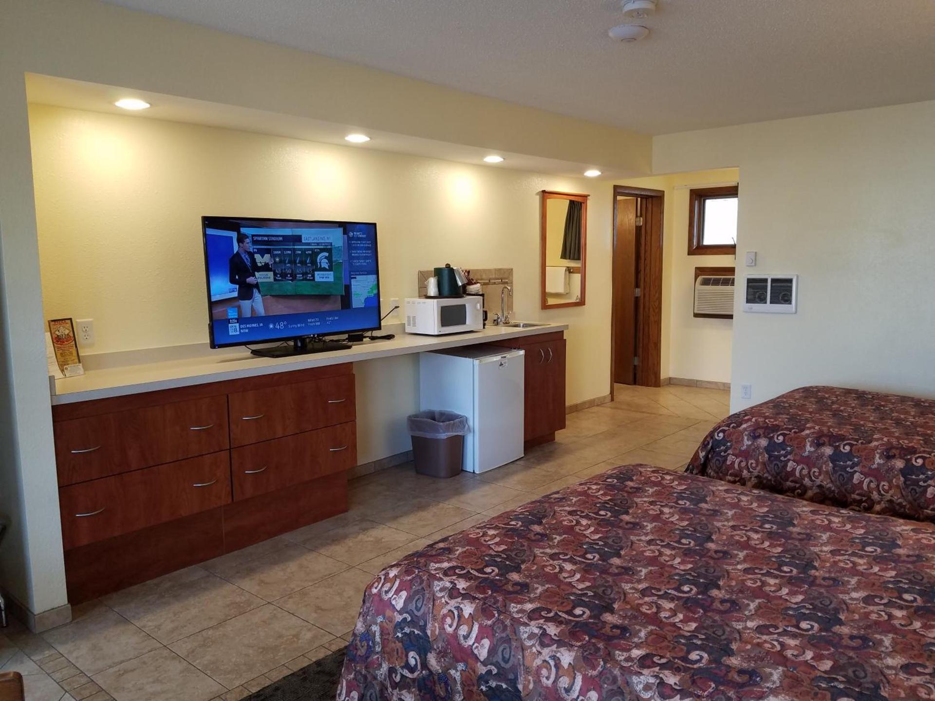 Black Hawk Motel & Suites photo 35