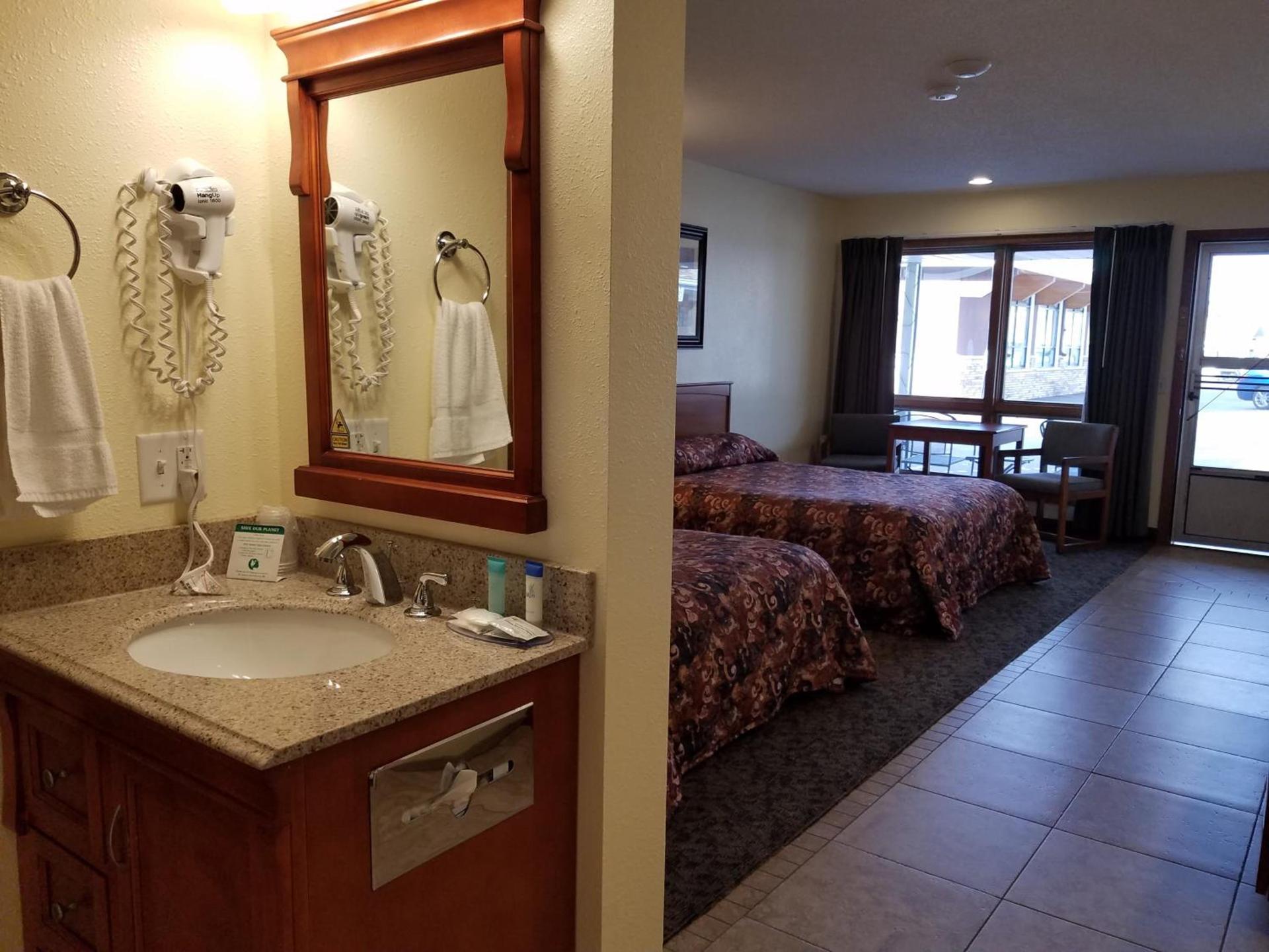 Black Hawk Motel & Suites photo 36