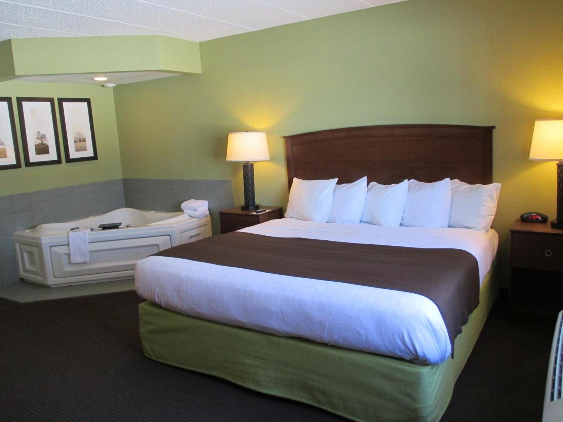 Cobblestone Hotel & Suites - Wisconsin Rapids photo 21