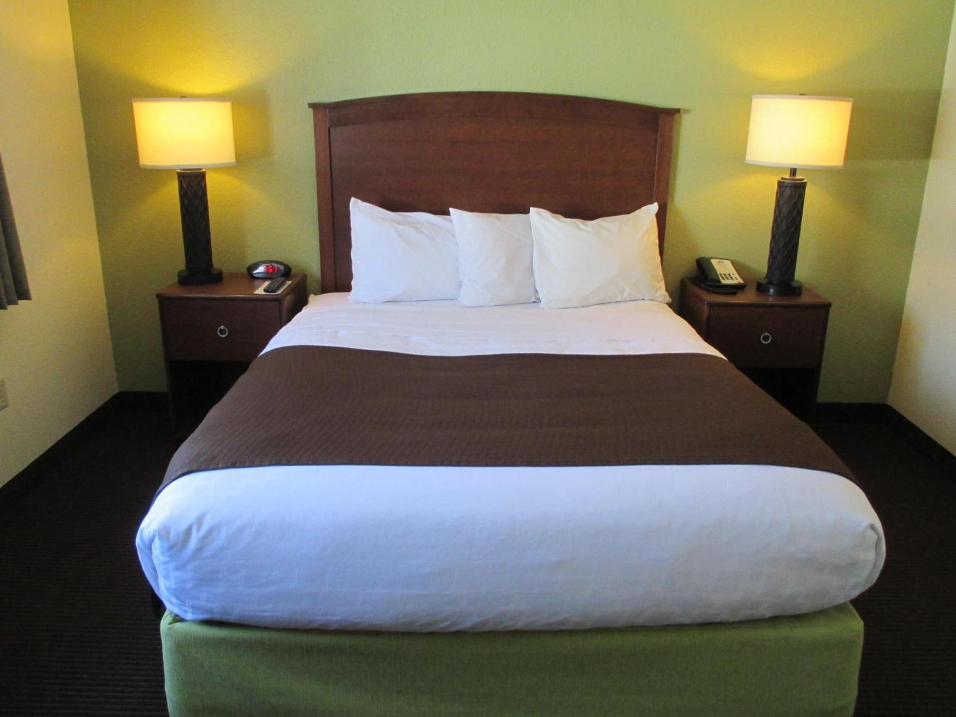 Cobblestone Hotel & Suites - Wisconsin Rapids photo 23