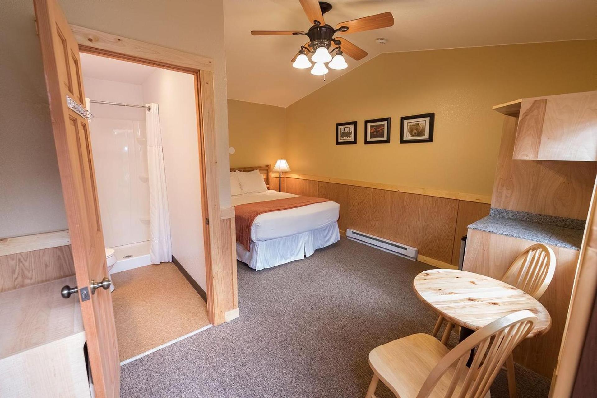 McKinley Creekside Cabins photo 12