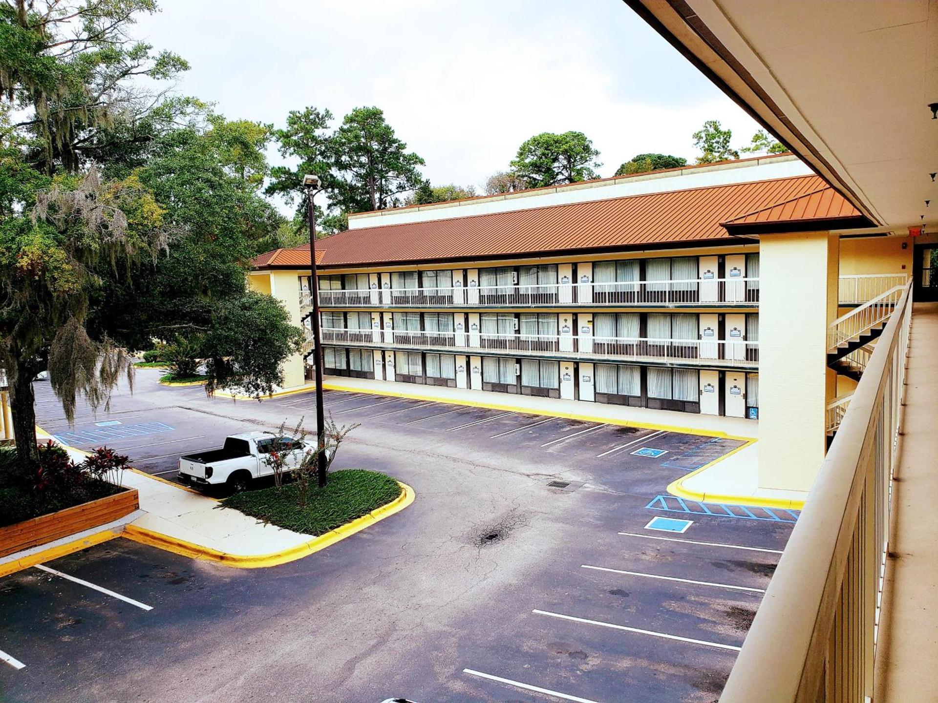 Simple Rewards Inn photo 12
