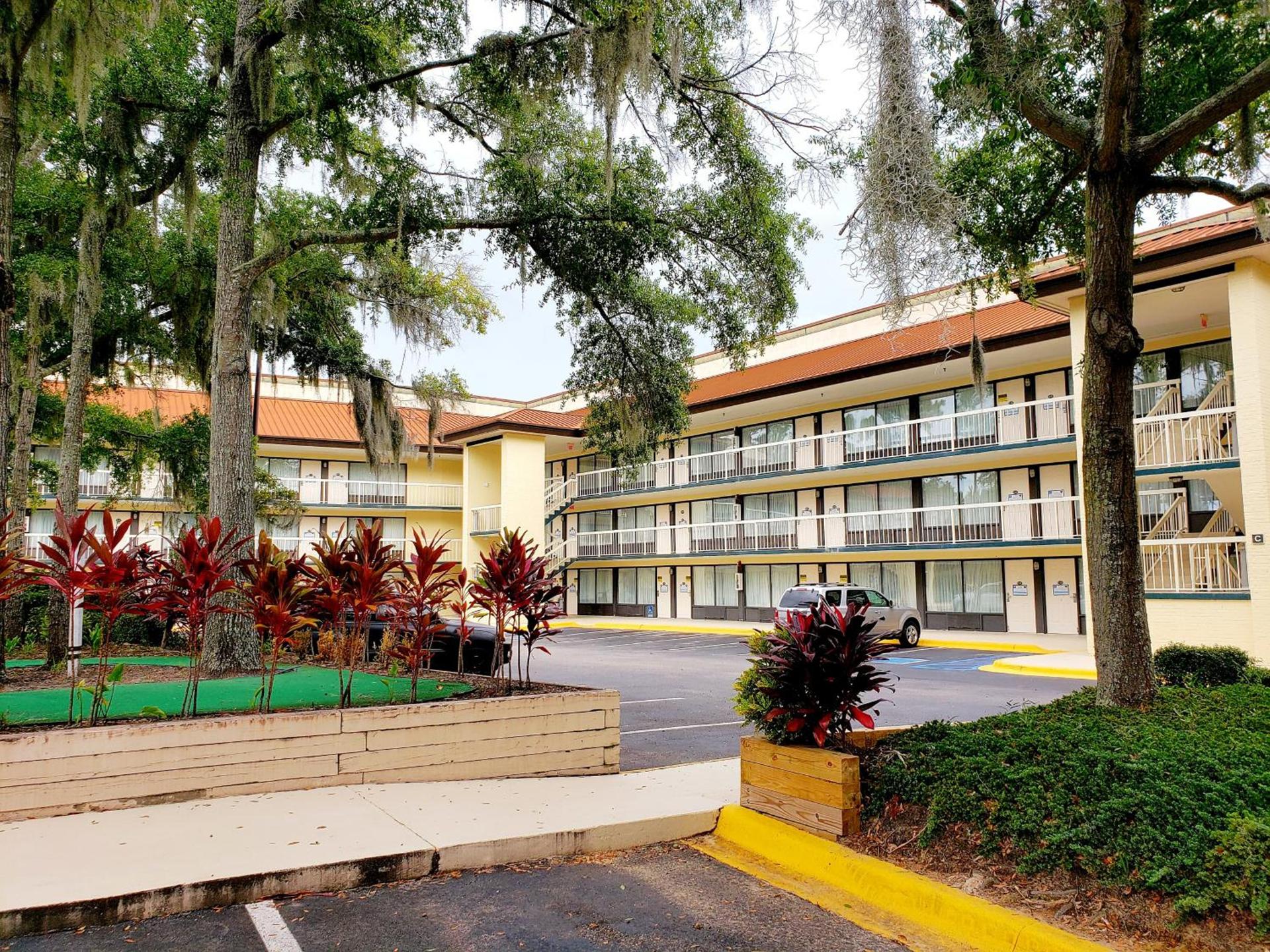 Simple Rewards Inn photo 18