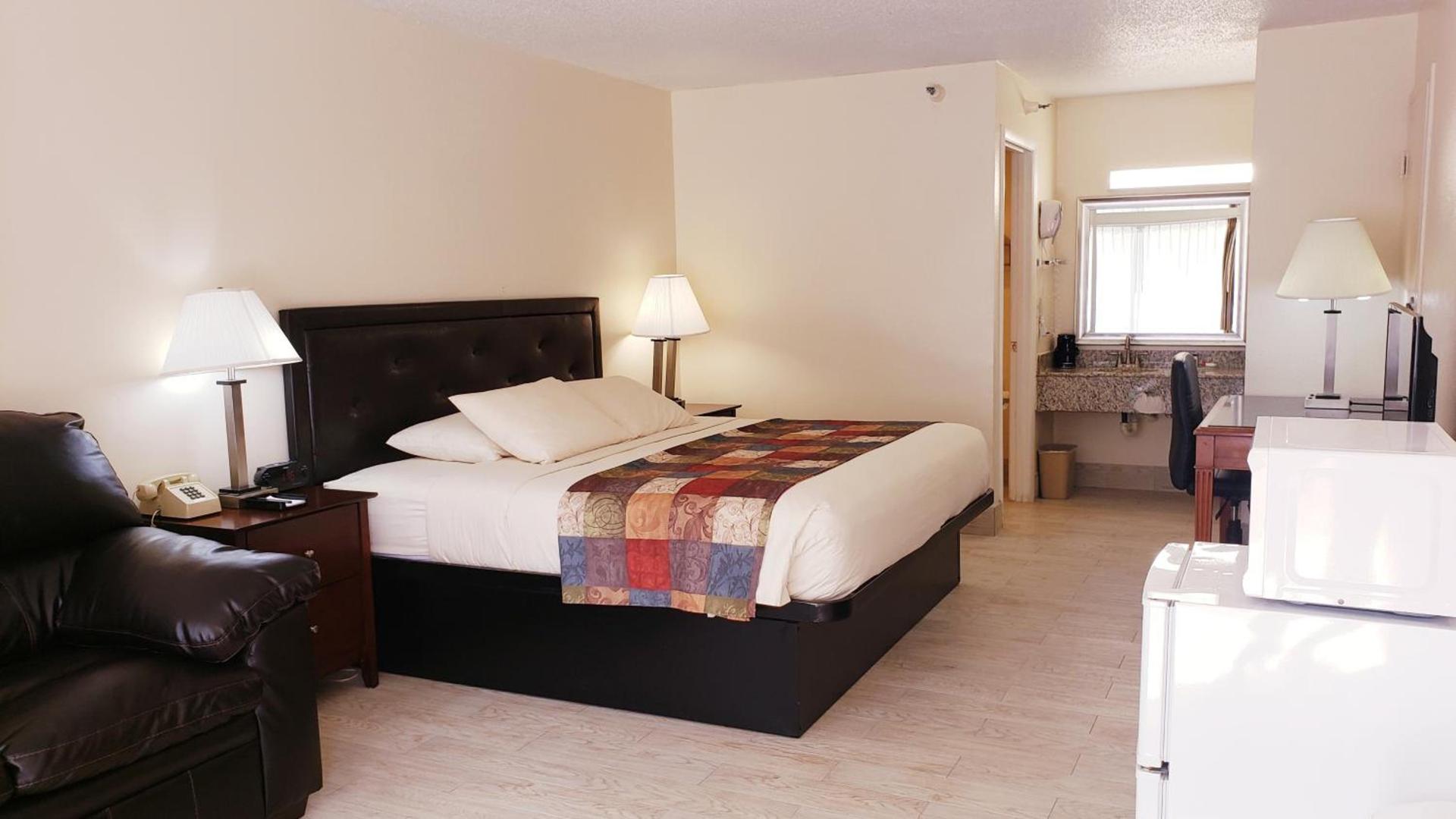 Simple Rewards Inn photo 60