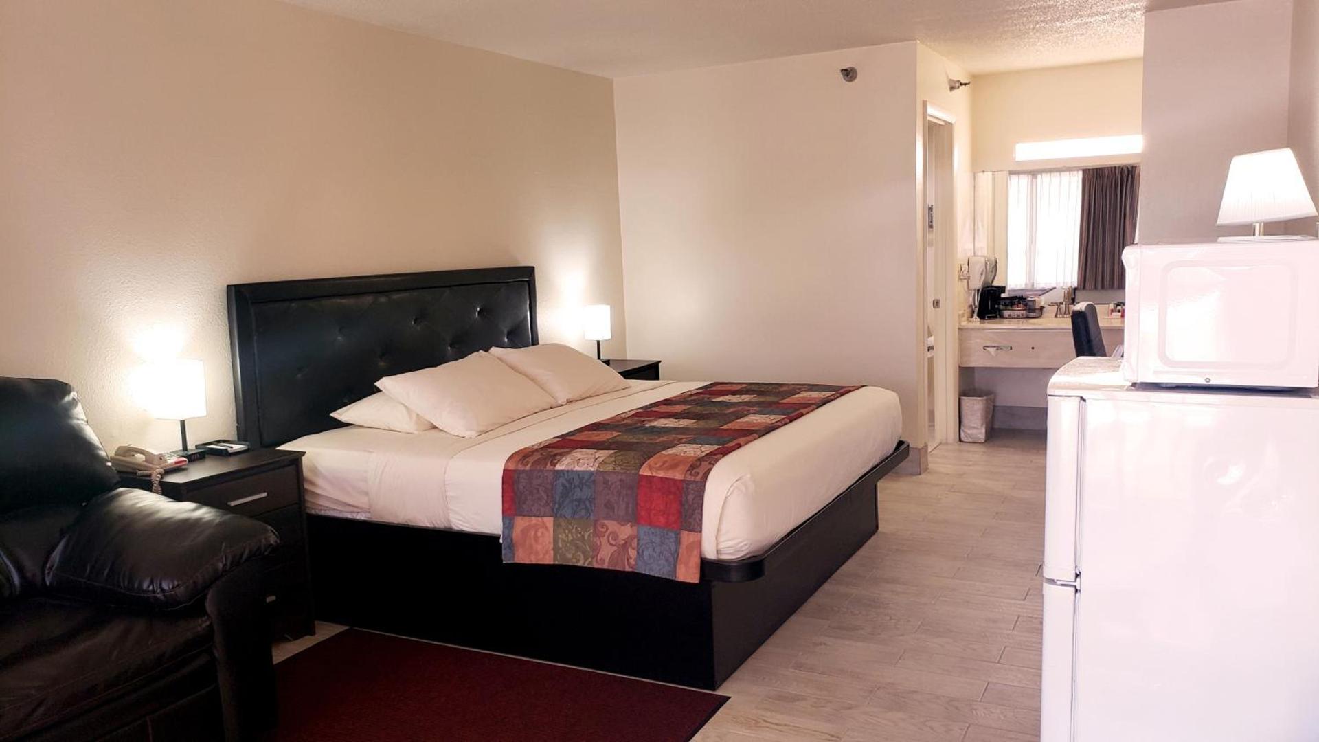 Simple Rewards Inn photo 5