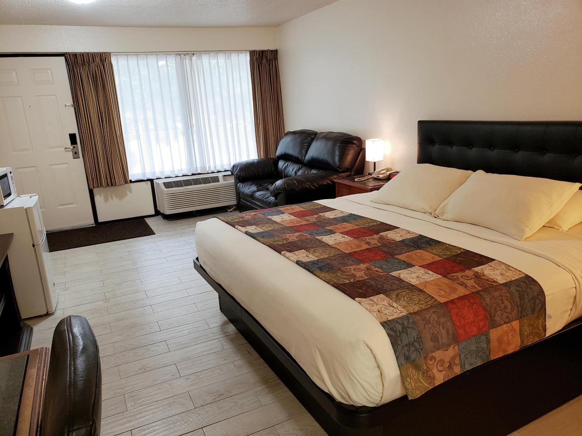Simple Rewards Inn photo 55