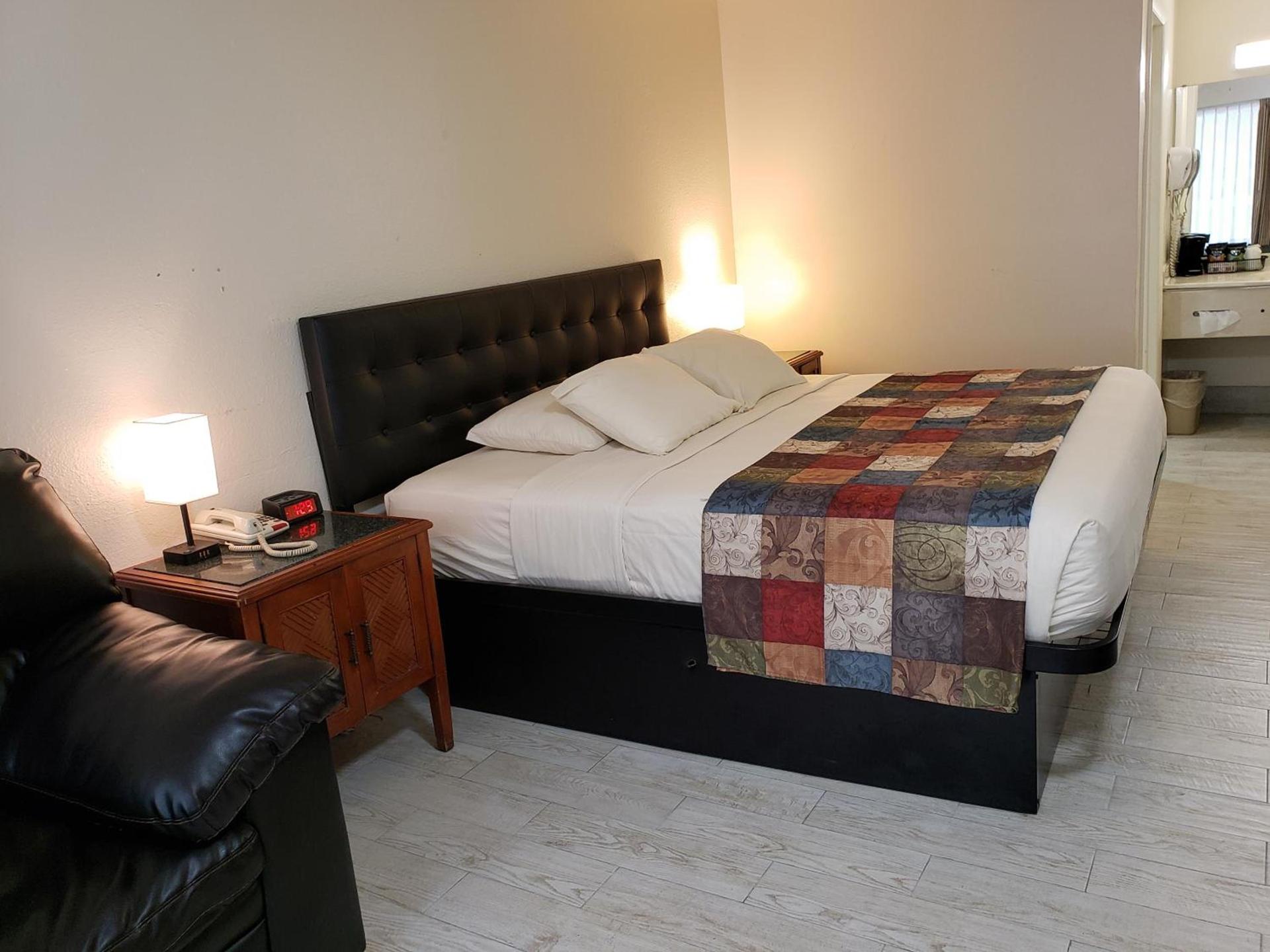 Simple Rewards Inn photo 47