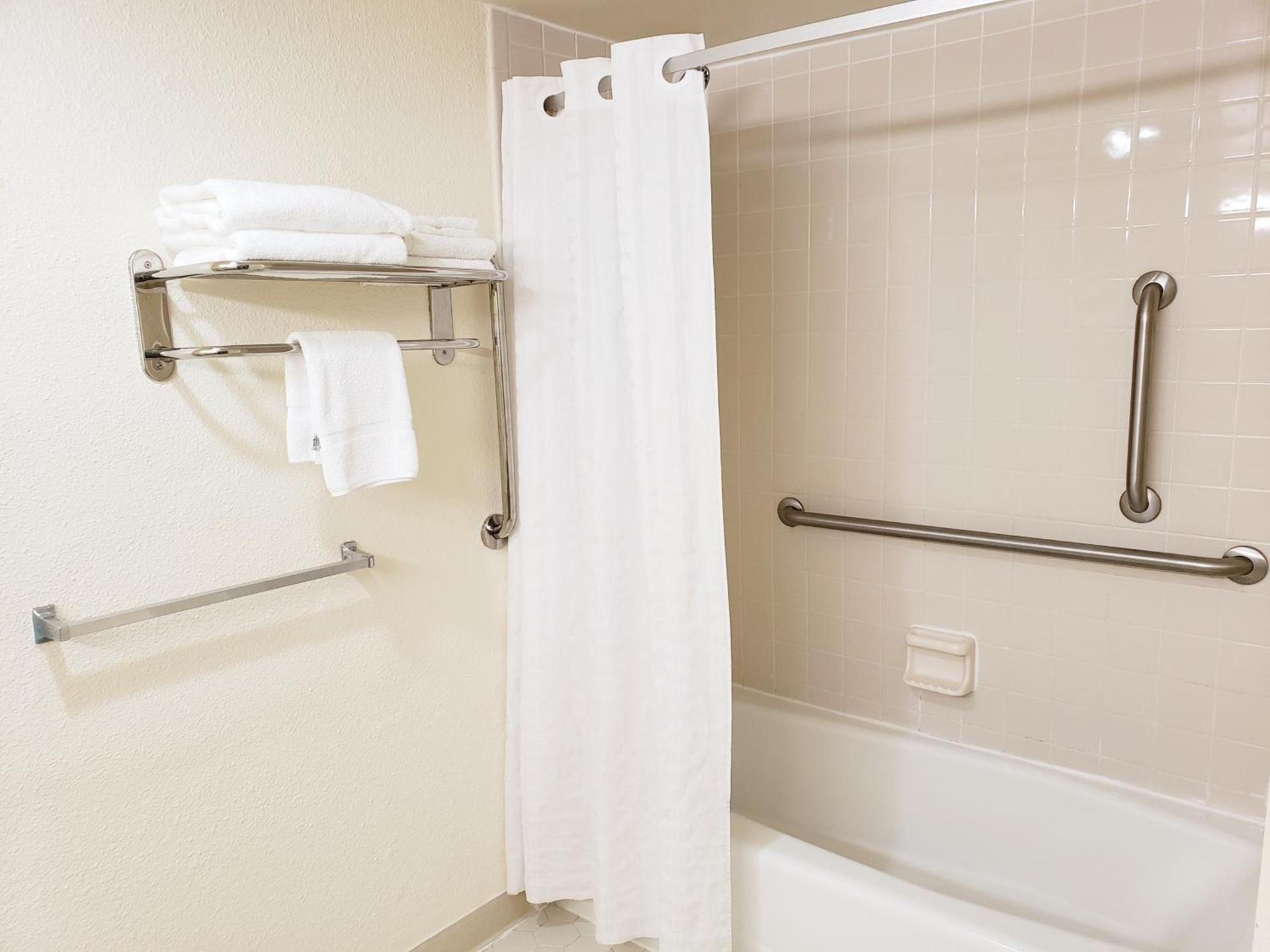 Simple Rewards Inn photo 41