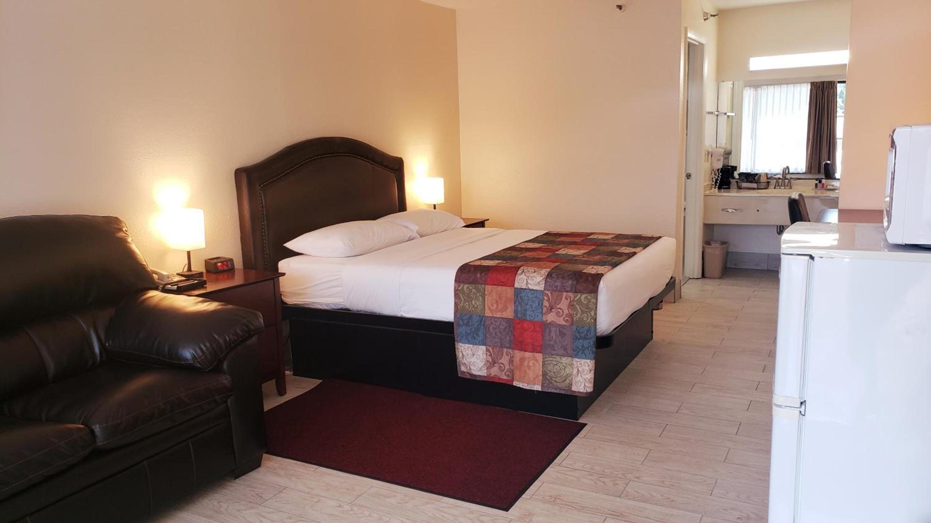 Simple Rewards Inn photo 44