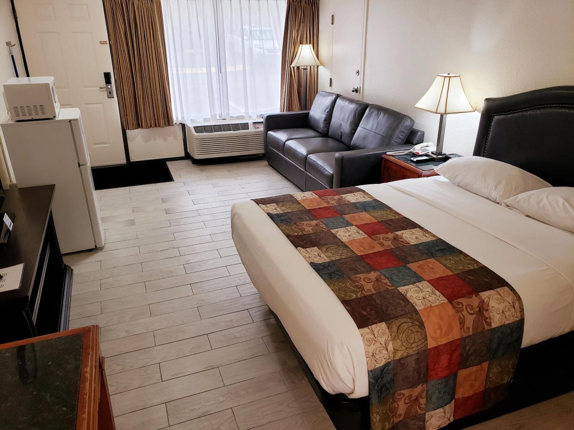 Simple Rewards Inn photo 39